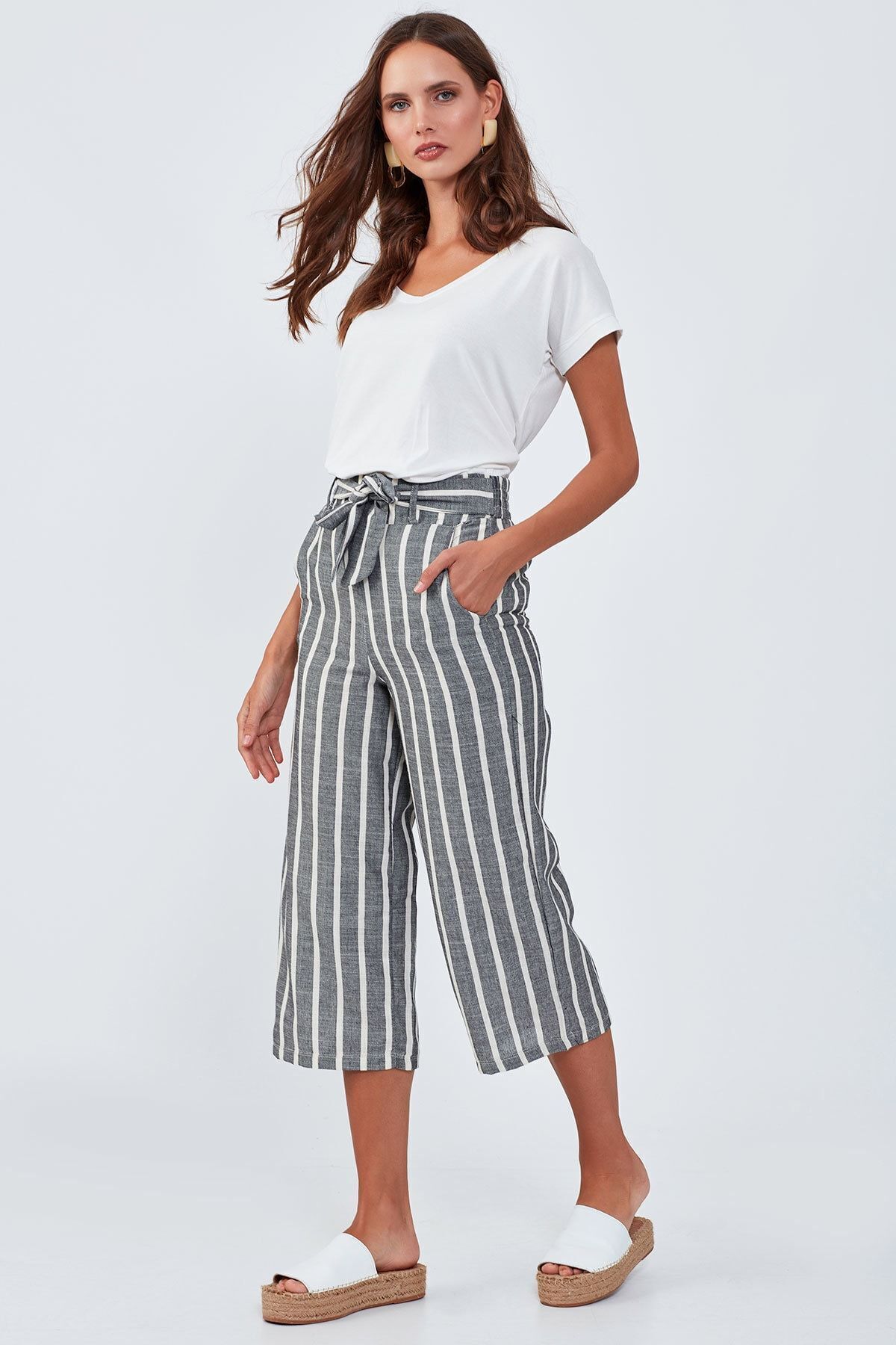 Siyah Kuşaklı Bermuda Pantolon | MK19S662557