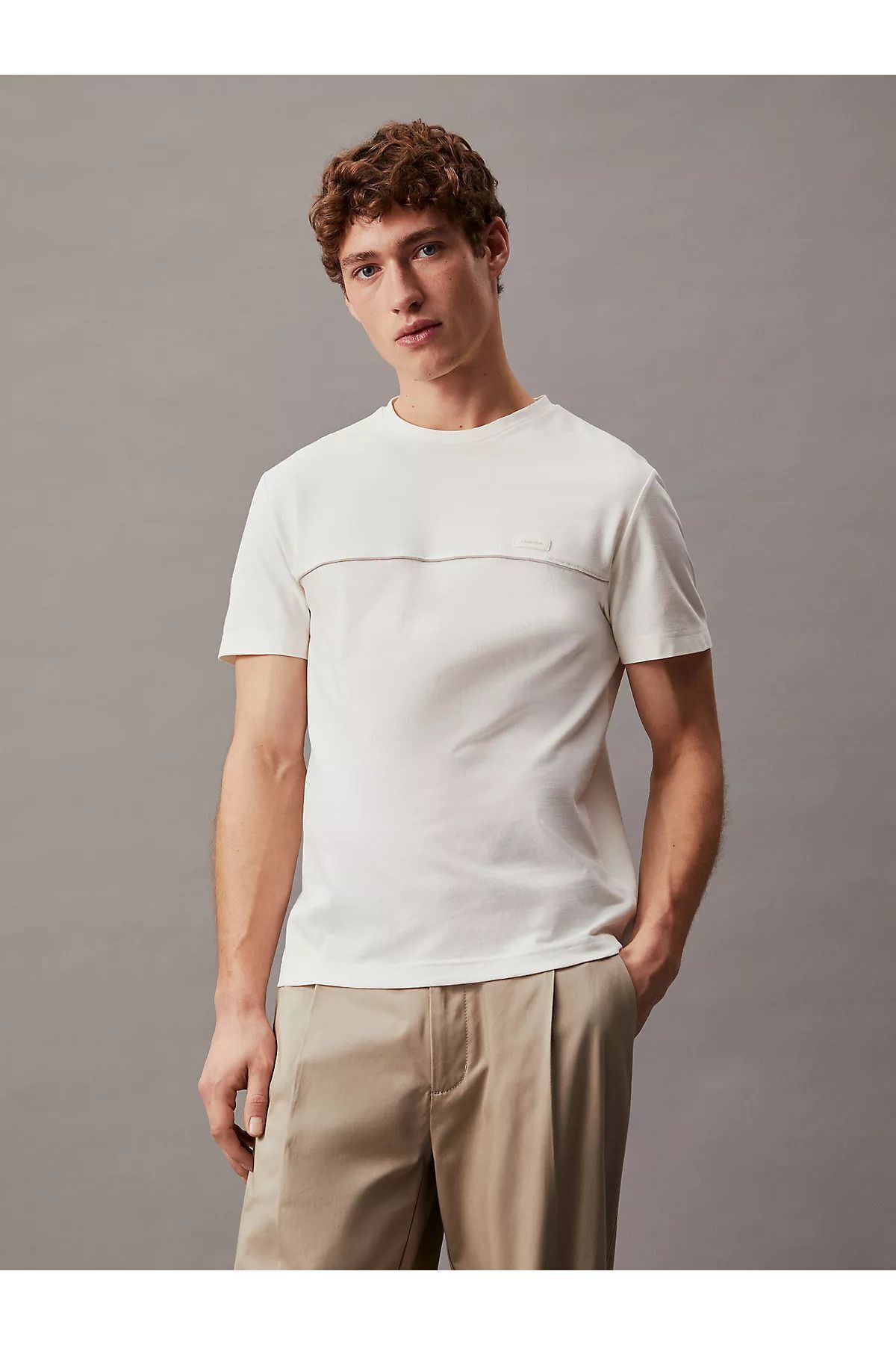 تی شرت سفید مردانه آستین کوتاه یقه بافندگی روزانه K10K112516 yah Calvin Klein