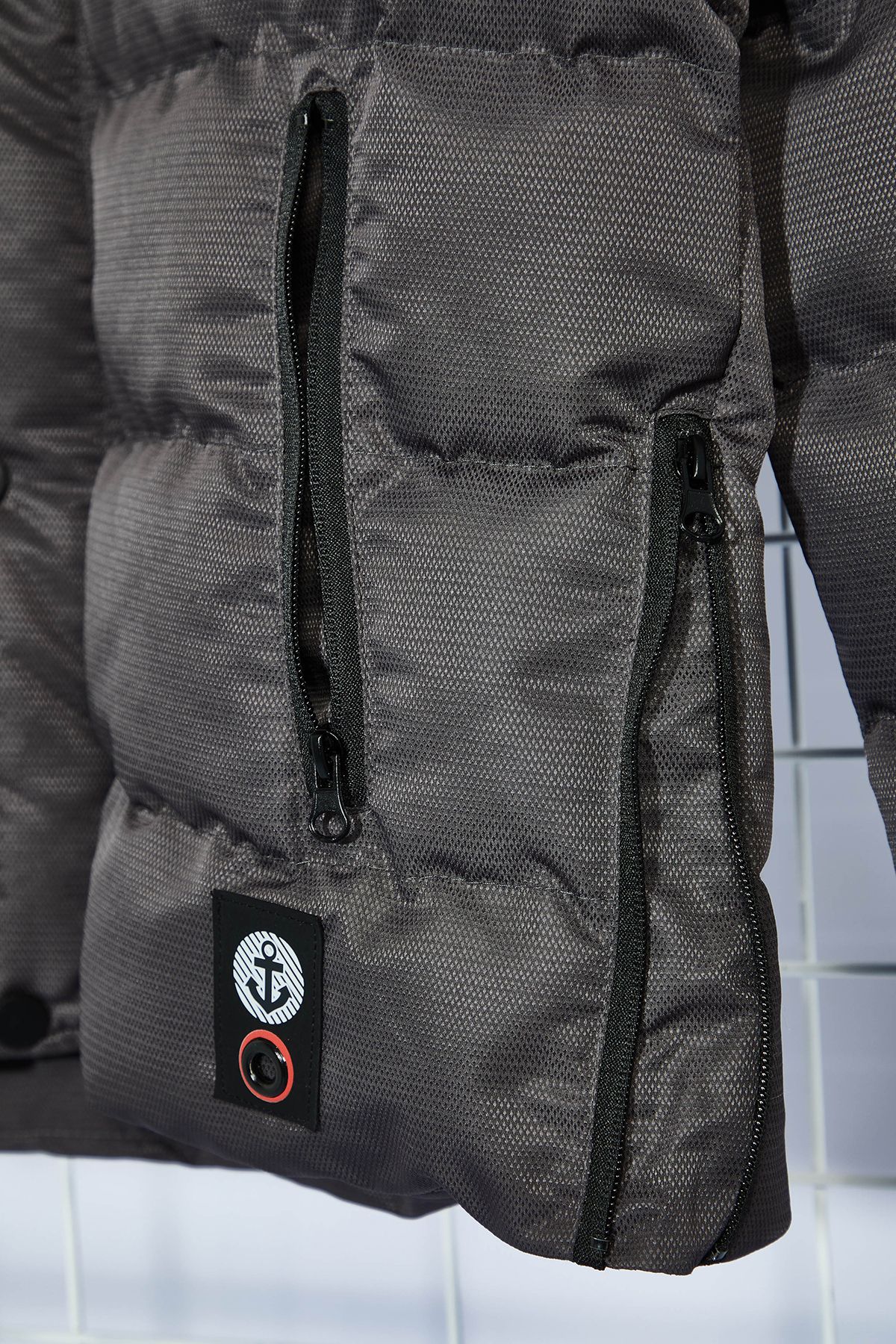 Trendyol Collection-Graue Daunenjacke für Herren – mit Fleece gefüttert, wind- und wasserabweisend, normale Passform TMNAW23MO00009 8