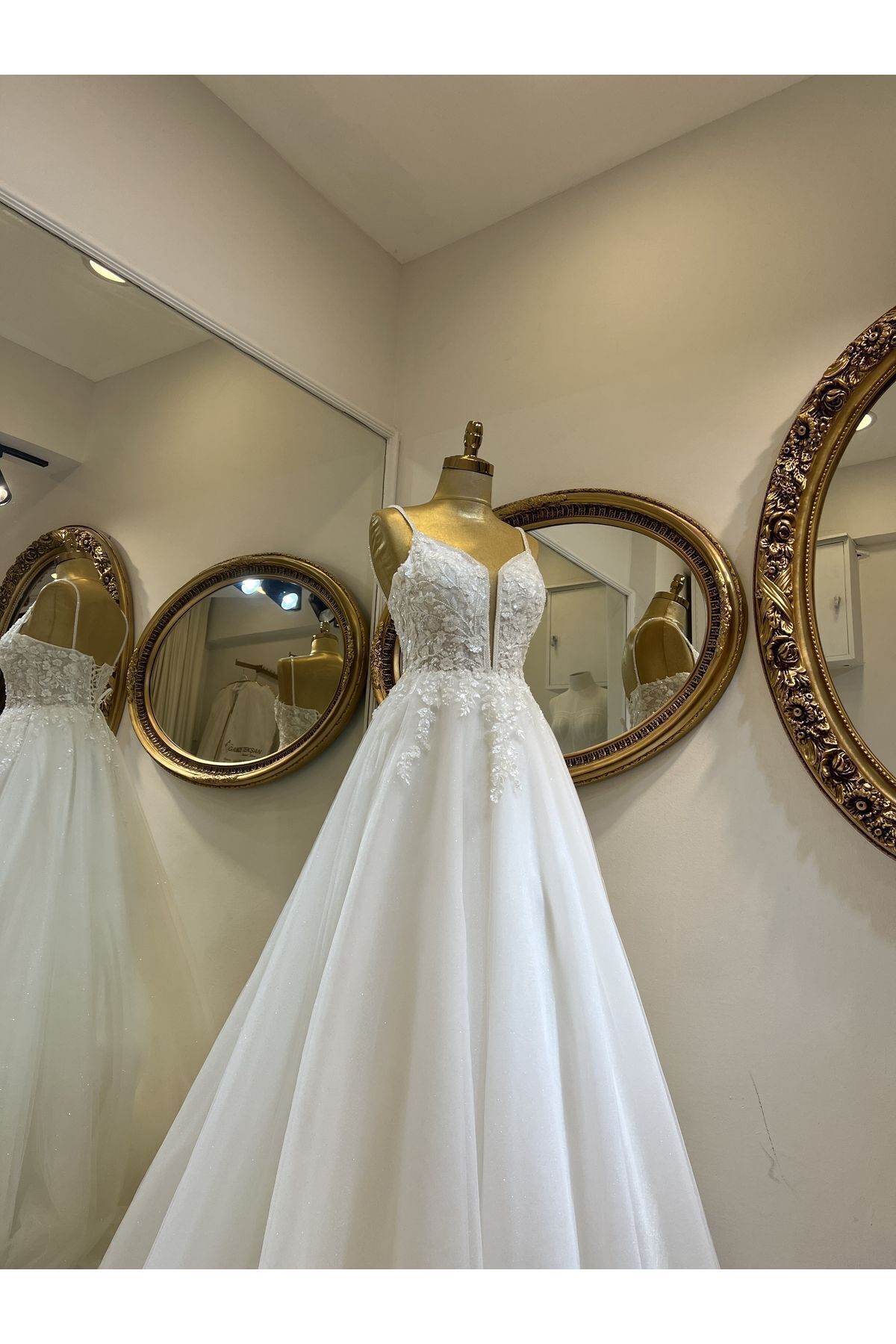 https://cdn.dsmcdn.com/ty1386/product/media/images/prod/QC/20240627/19/8619564e-ae4d-34d6-8510-13b3a168ab7f/1_org_zoom.jpg