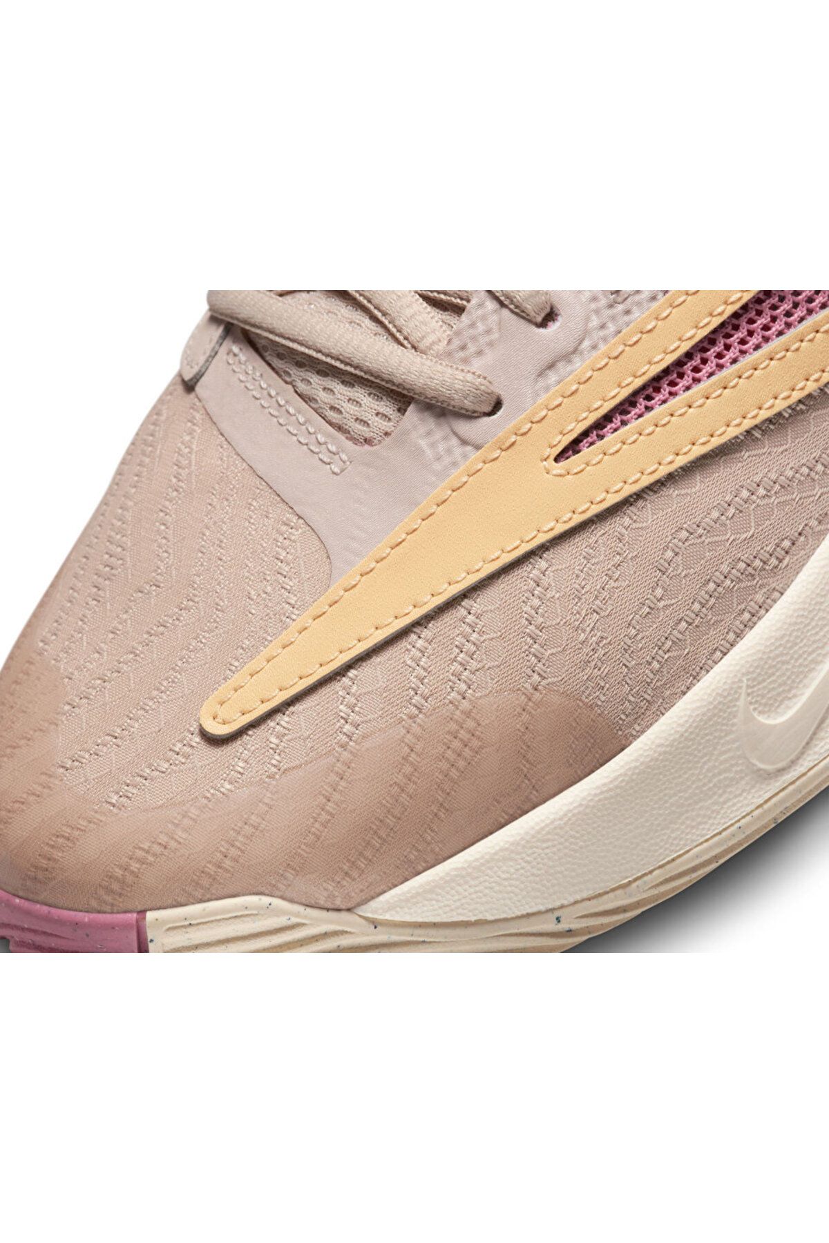کفش بسکتبال چند رنگ مردانه و زنانه DZ753 200 جاودانگی Brown Giannis 3 Nike