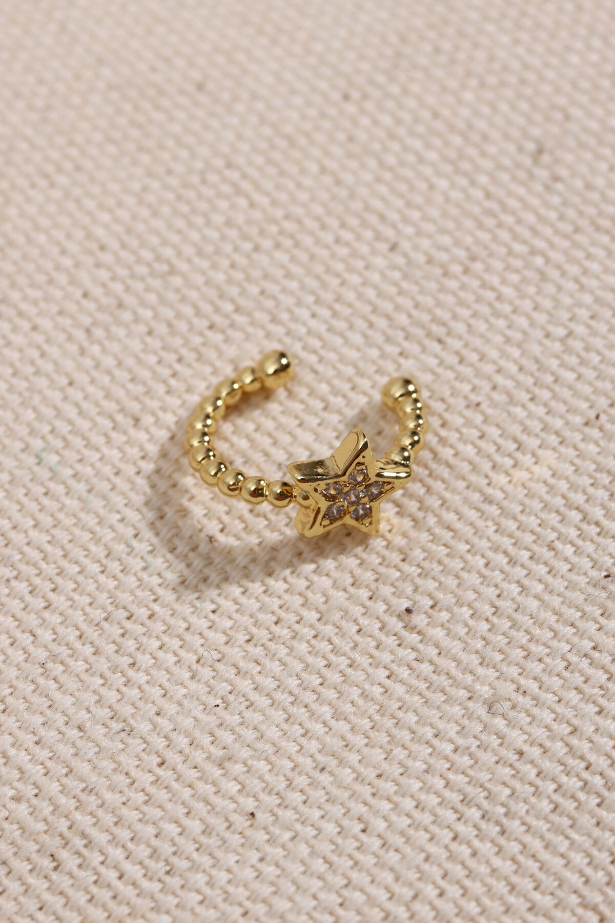 Gold Renk Yıldız Figürlü Kıkırdak Küpe 2