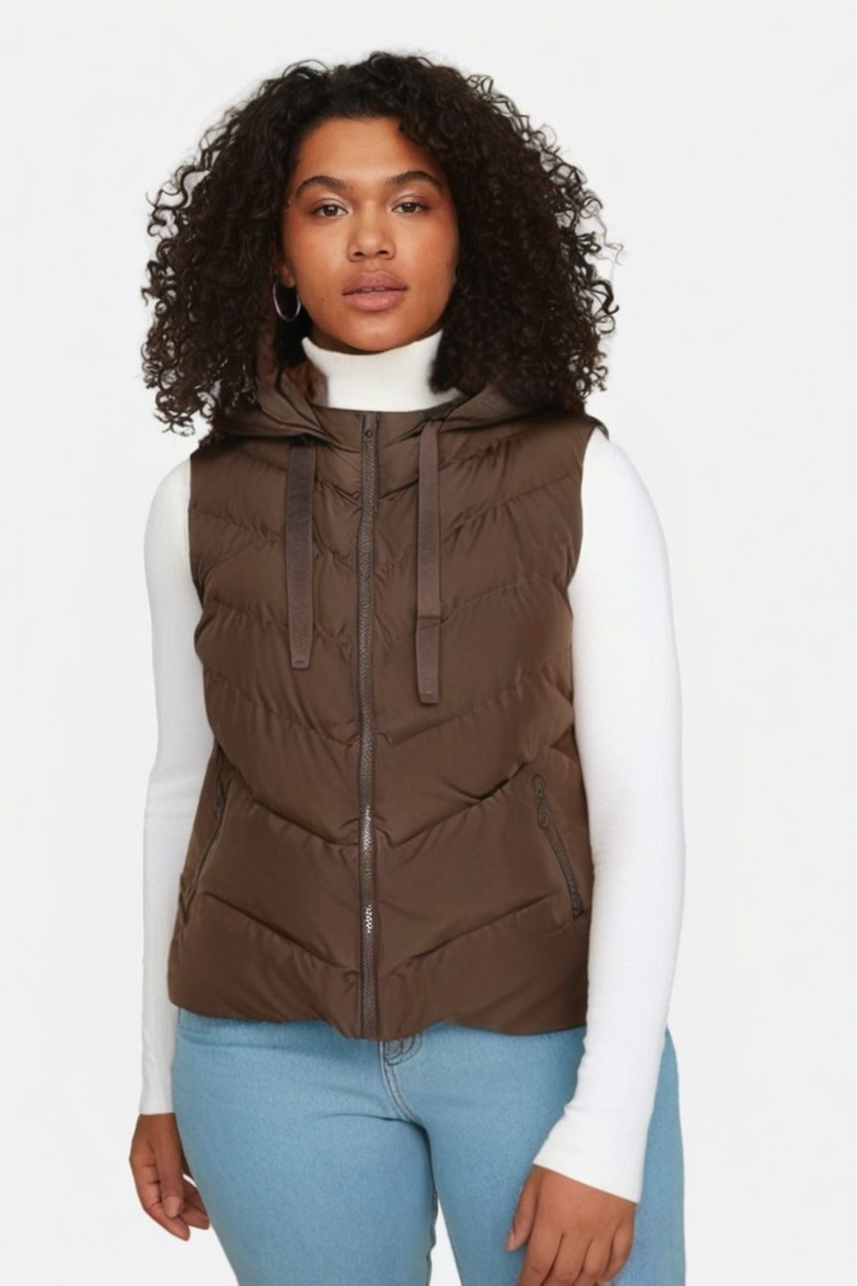 Trendyol Curve-Khakifarbene Steppweste mit Kapuze für die Saison - Regular Fit TBBAW24BH00002 6