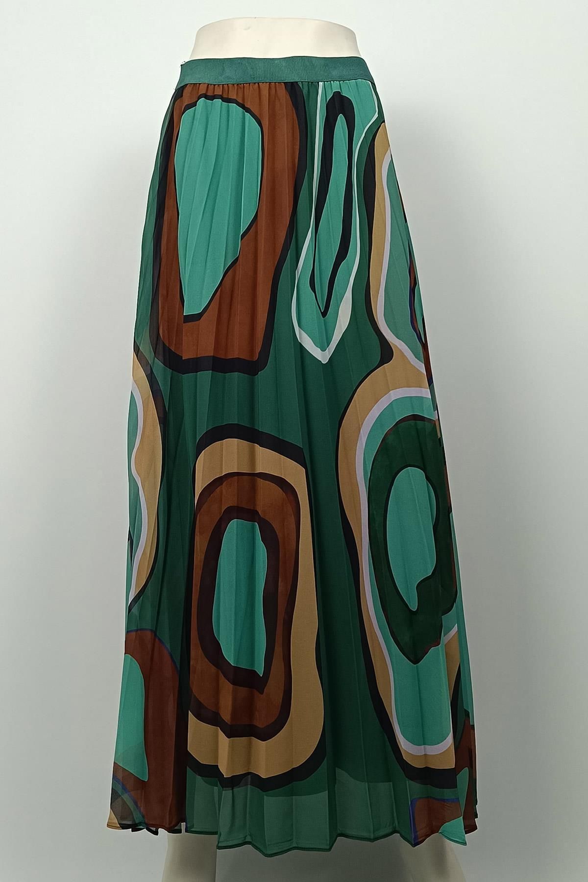 Green pleated skirt plus size top