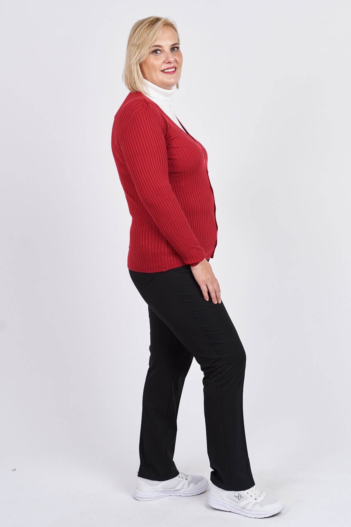 Büşra Triko-Women's Red Buttoned V-Neck Cardigan 3997258 3
