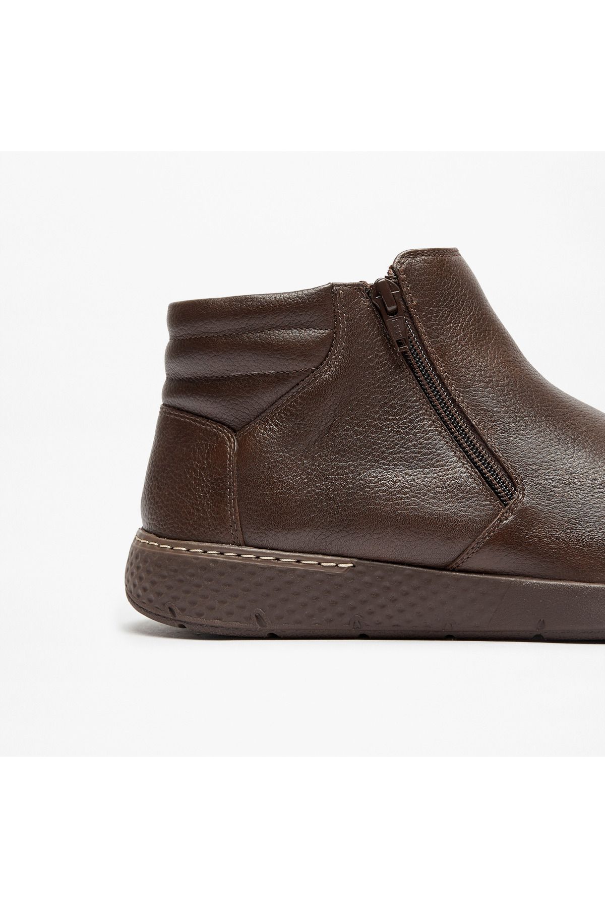 Le Confort-Solid Chukka Boots with Zip Closure 5
