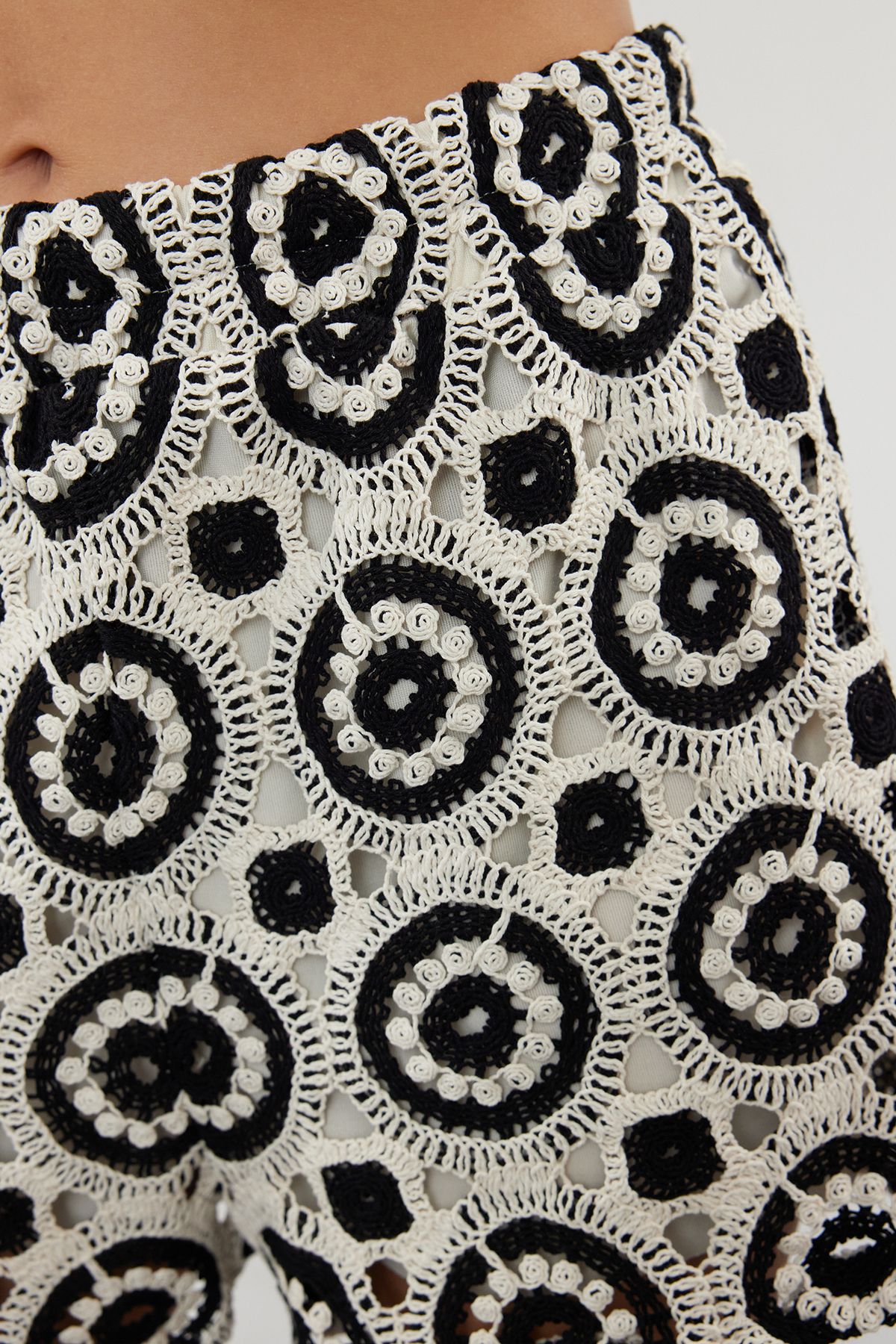 Trendyol Collection-Marineblaue Shorts aus dünner Häkel-Baumwolle – Strickdetails TWOSS24SR00226 4