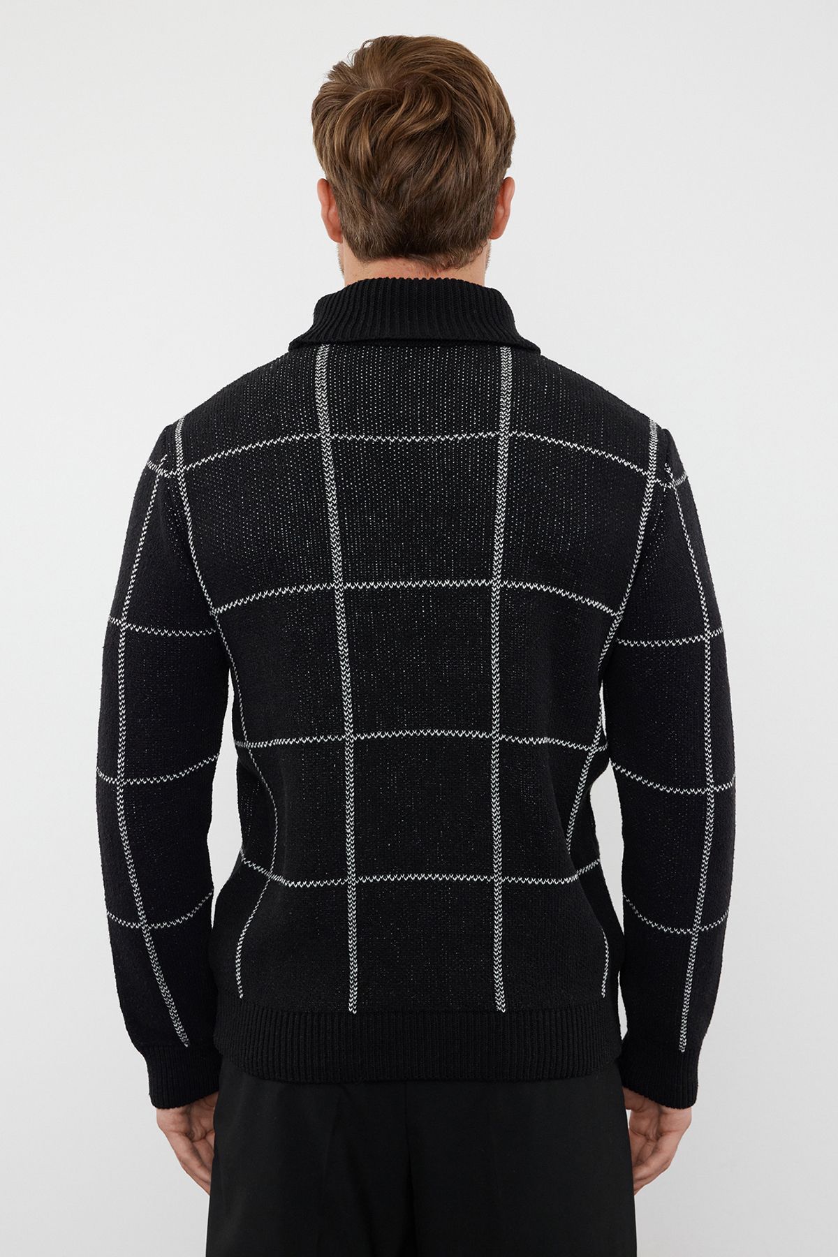 Trendyol Collection-Rollkragenpullover in Schwarz – Slim Fit, Wollkaro TMNAW21KZ0398 5