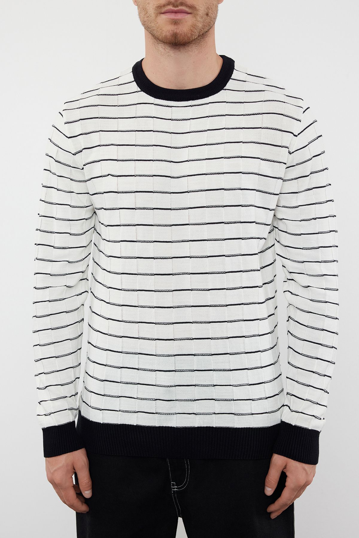 Edit by Trendyol Ecrufarbener Strickpullover Mit Rundhalsausschnitt Und Schmaler Passform – für Herren - S