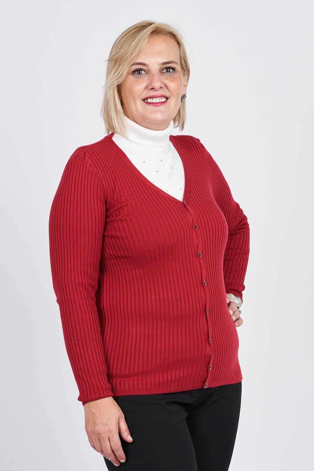 Büşra Triko-Women's Red Buttoned V-Neck Cardigan 3997258 5
