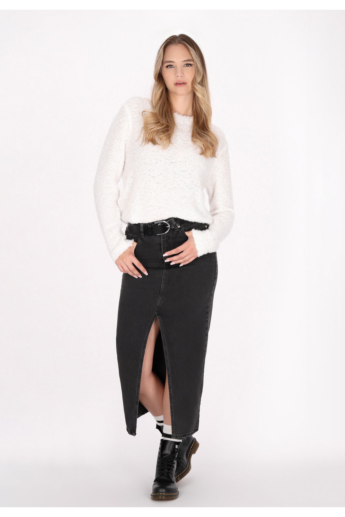 complete the look image