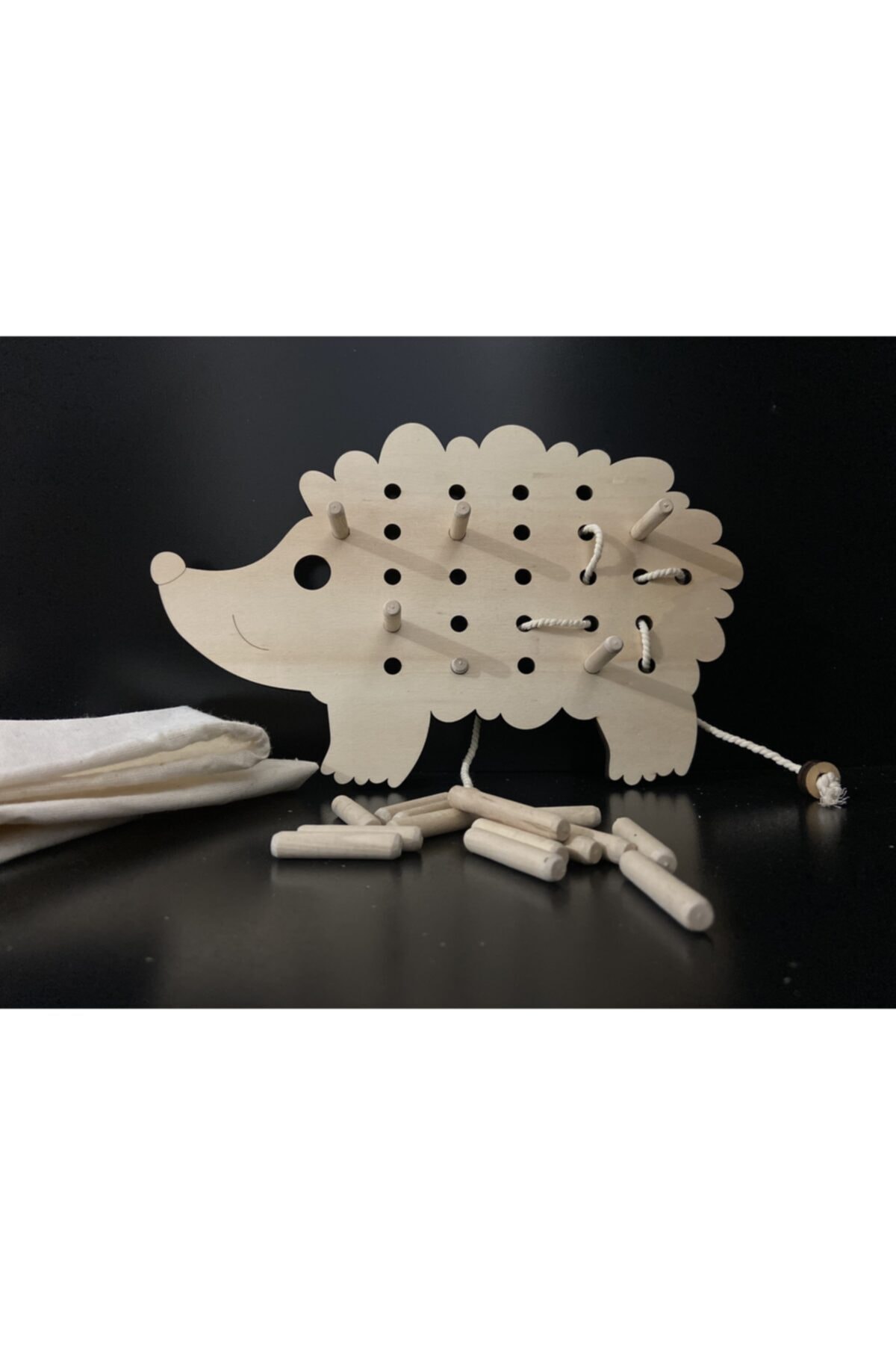 Ankebut Montessori İp Geçirme Ve Pim Takma Kirpi fotoğrafı 2 (önizleme)