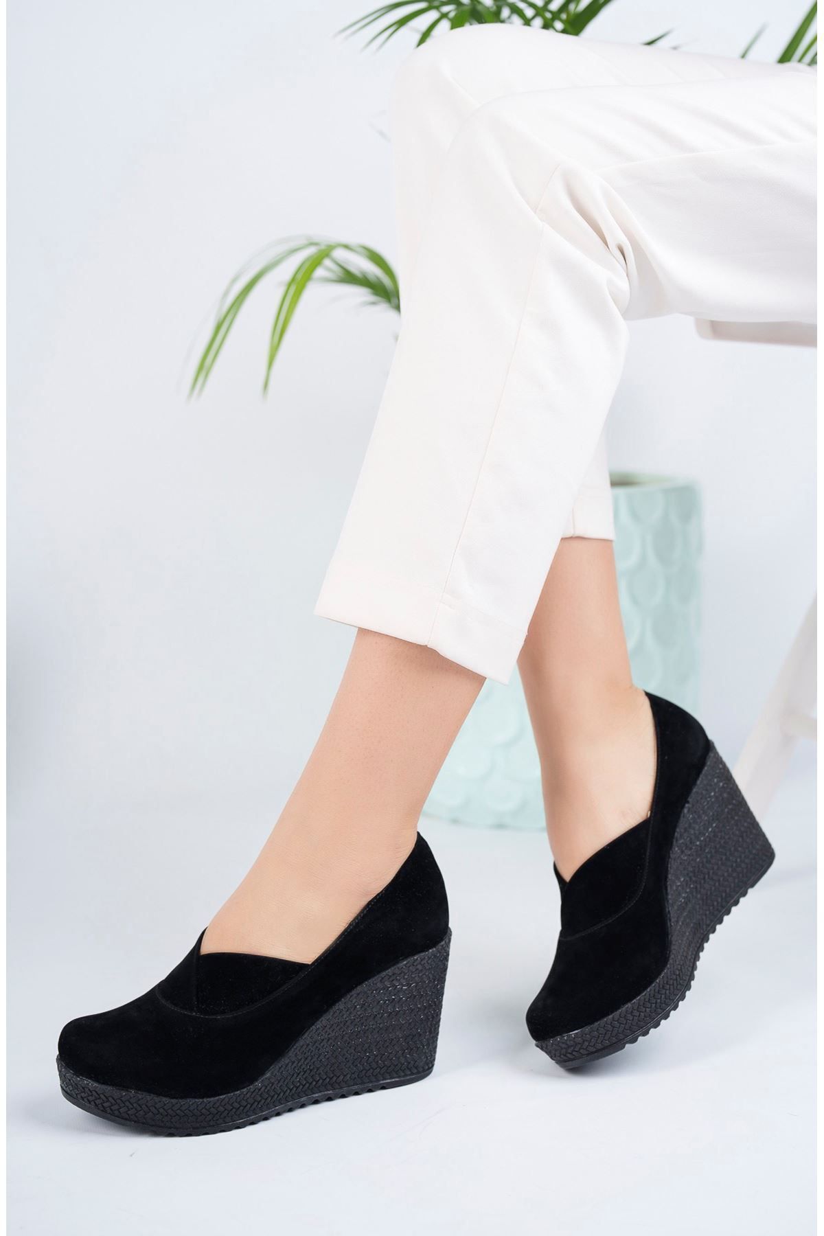 NESKA Pantofi Din Piele Intoarsa Neagra Model Cu Talpa Cu Pane Femeie - 39