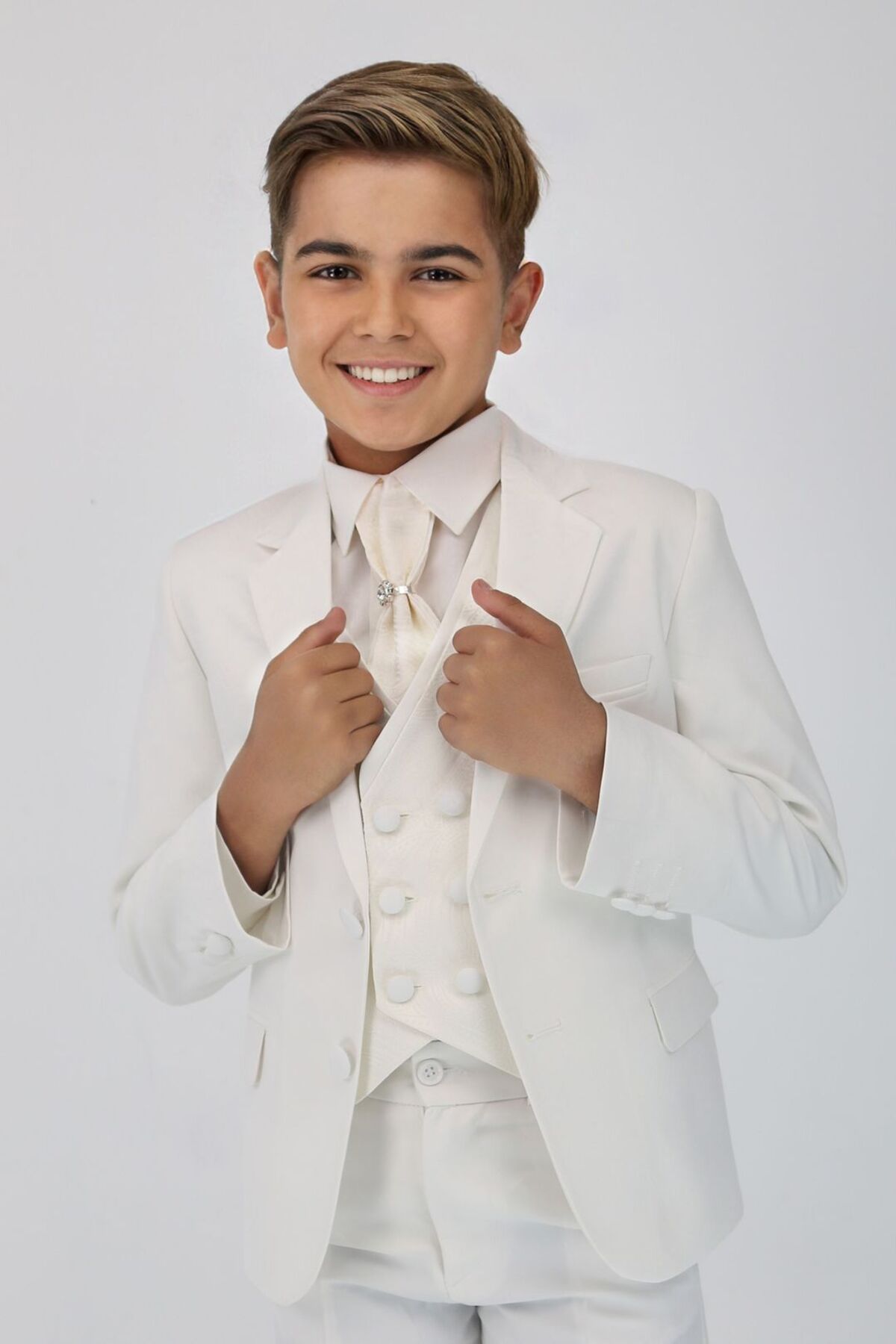  پرنسلی: کت و شلوار سفید برای پسران ۶ تا ۱۳ سال