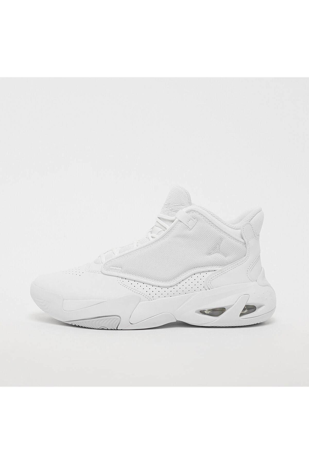 Jordan aura max white hotsell