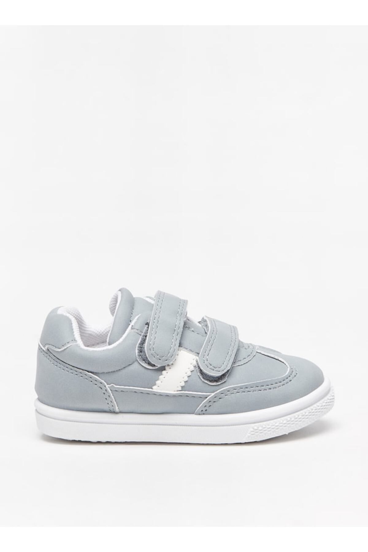 LBL by Shoexpress-Solid Sneakers with Hook and Loop Closure 3