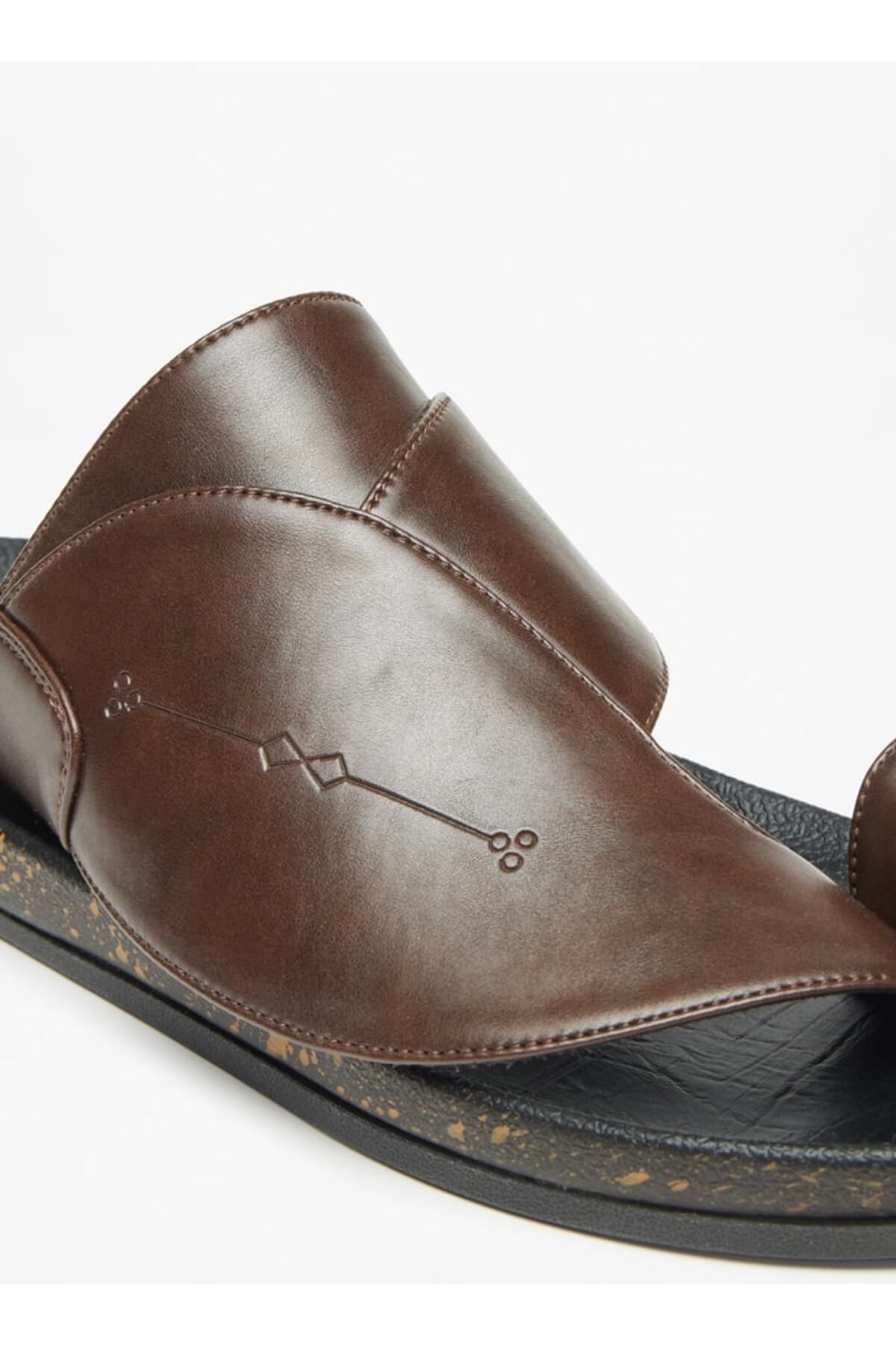 LBL by Shoexpress-Solid Slip-On Arabic Sandals with Toe Loop 5