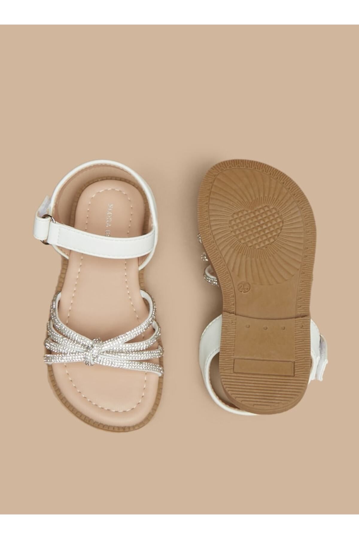 Flora Bella by Shoexpress-صندل مزين بخطاف وحلقة للإغلاق 4