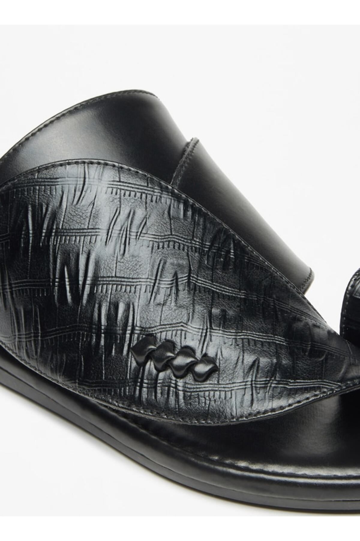 LBL by Shoexpress-Textured Slip-On Arabic Sandals with Toe Loop 5