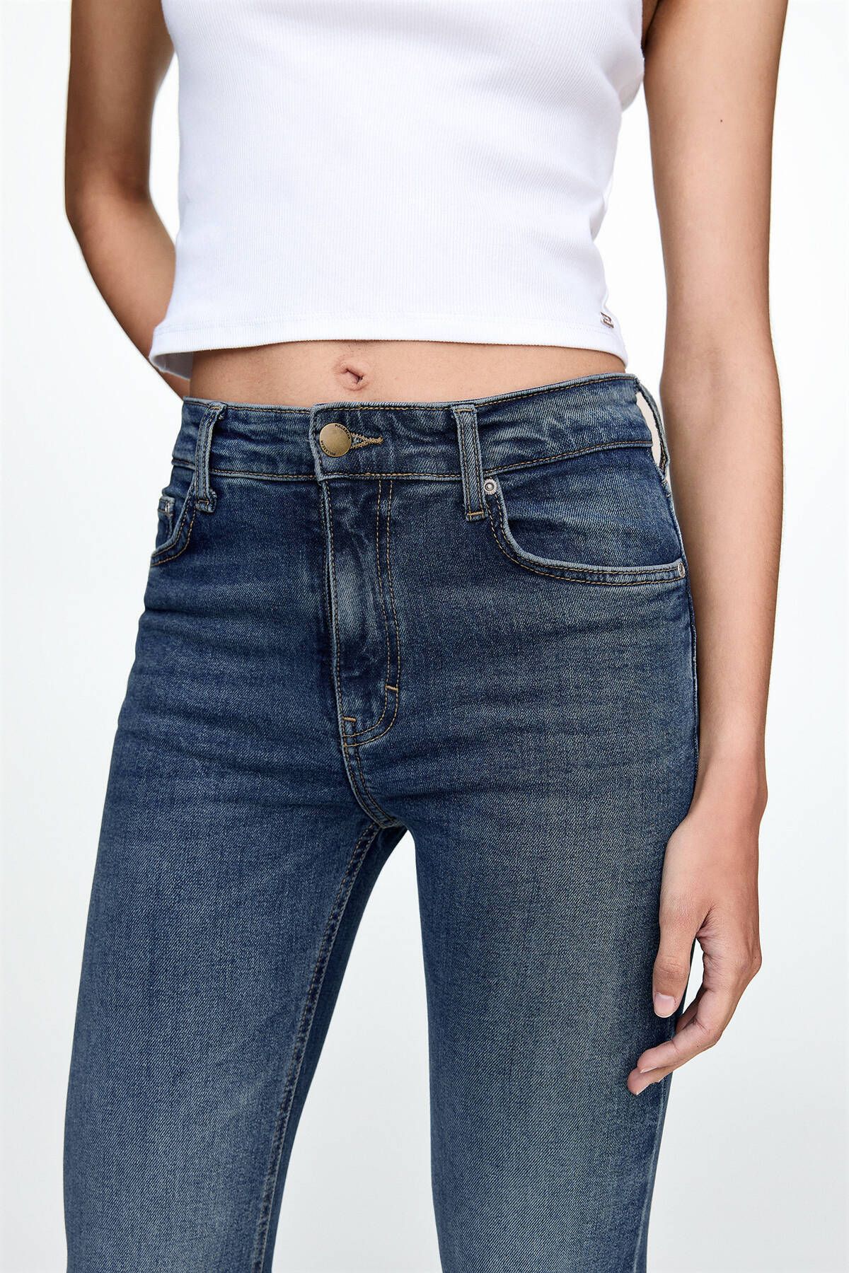 Pull & Bear-Spanish Leg High Waist Skinny Jeans 3