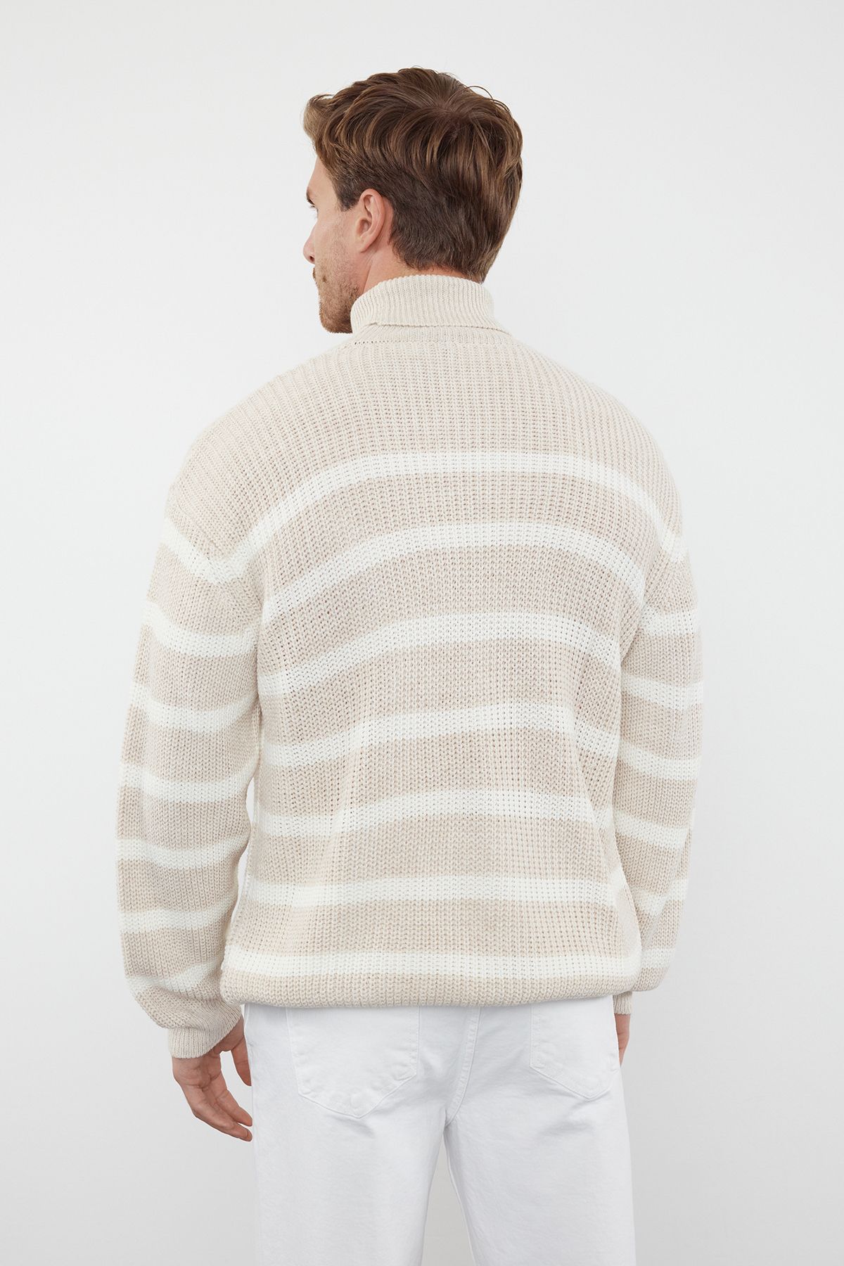 Trendyol Collection-Beige Rollkragenpullover, gestreift, übergroß – TMNAW24KZ00017 6