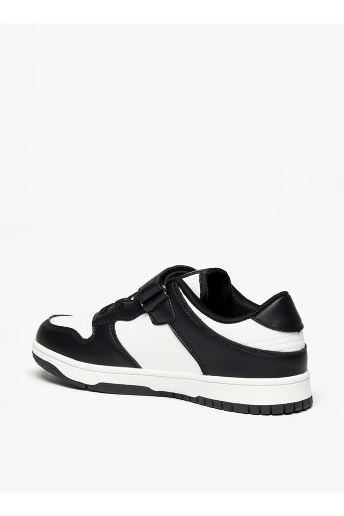 Oaklan by Shoexpress-Panelled Sports Shoes with Hook and Loop Closure 2