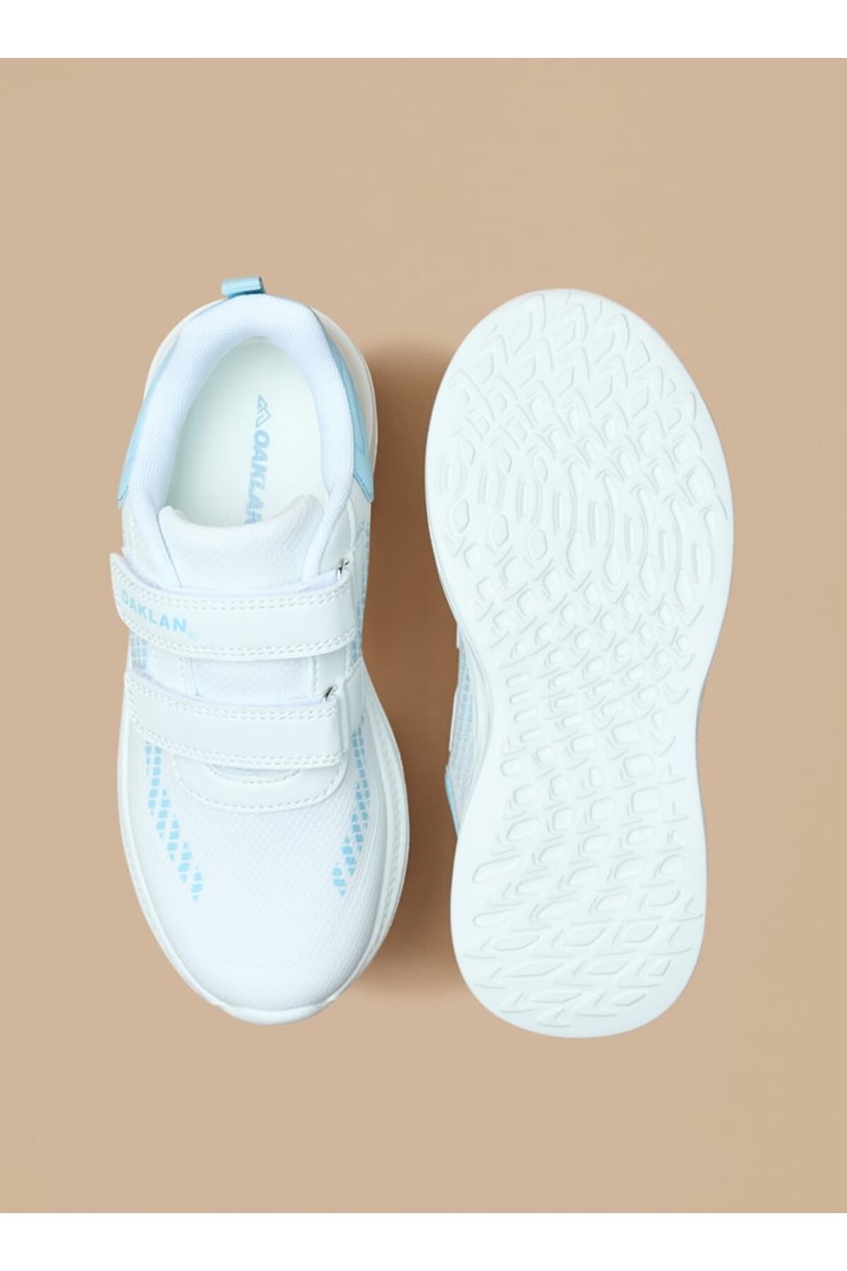 Oaklan by Shoexpress-Colourblock Sports Shoes with Hook and Loop Closure 4
