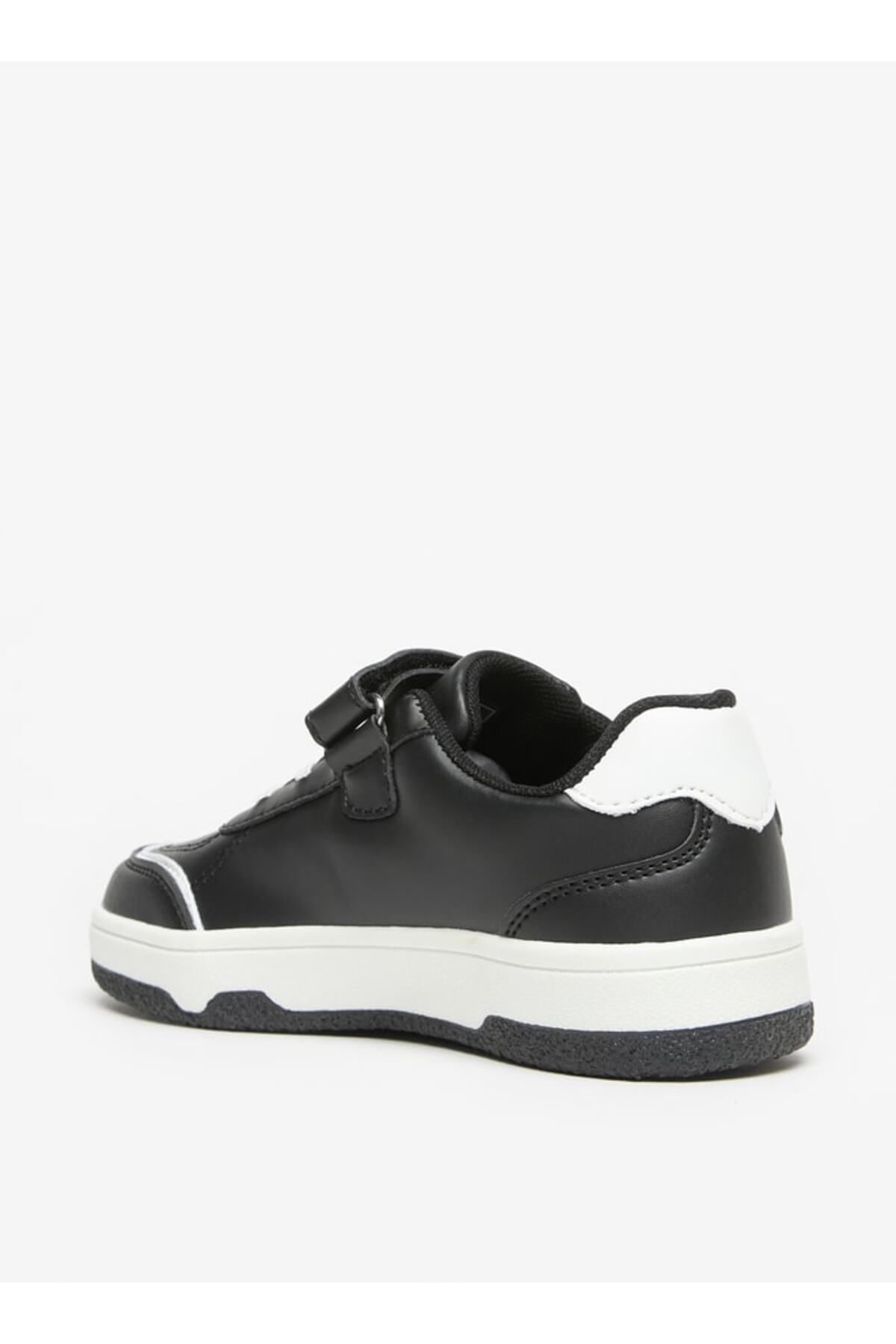LBL by Shoexpress-Colourblock Sneakers with Hook and Loop Closure 3