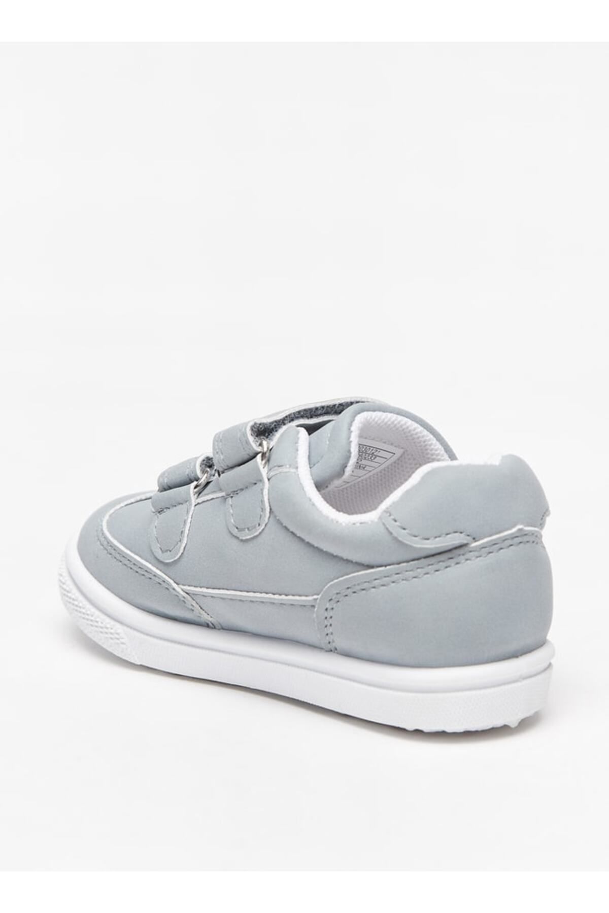 LBL by Shoexpress-Solid Sneakers with Hook and Loop Closure 2