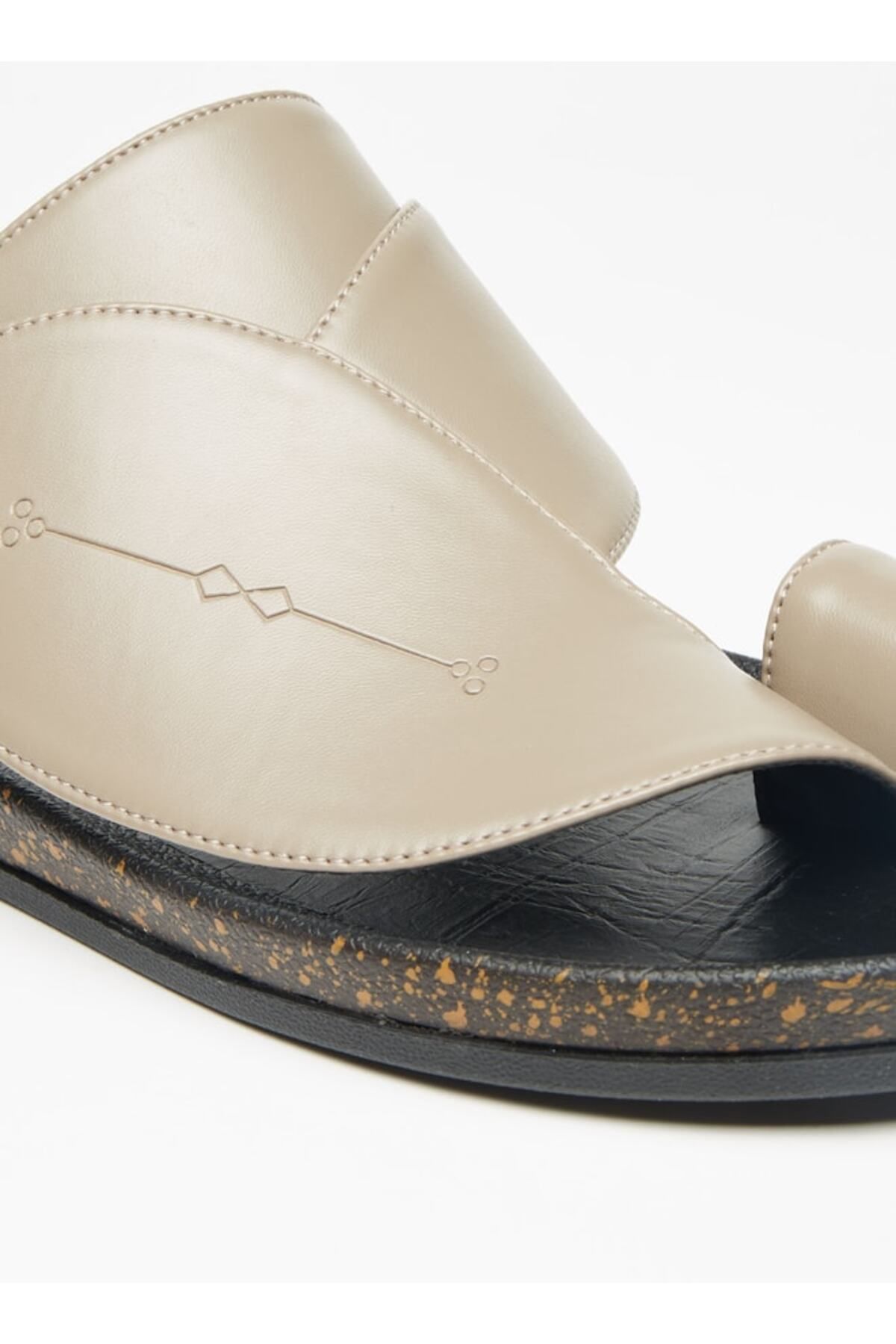LBL by Shoexpress-Solid Slip-On Arabic Sandals with Toe Loop 5