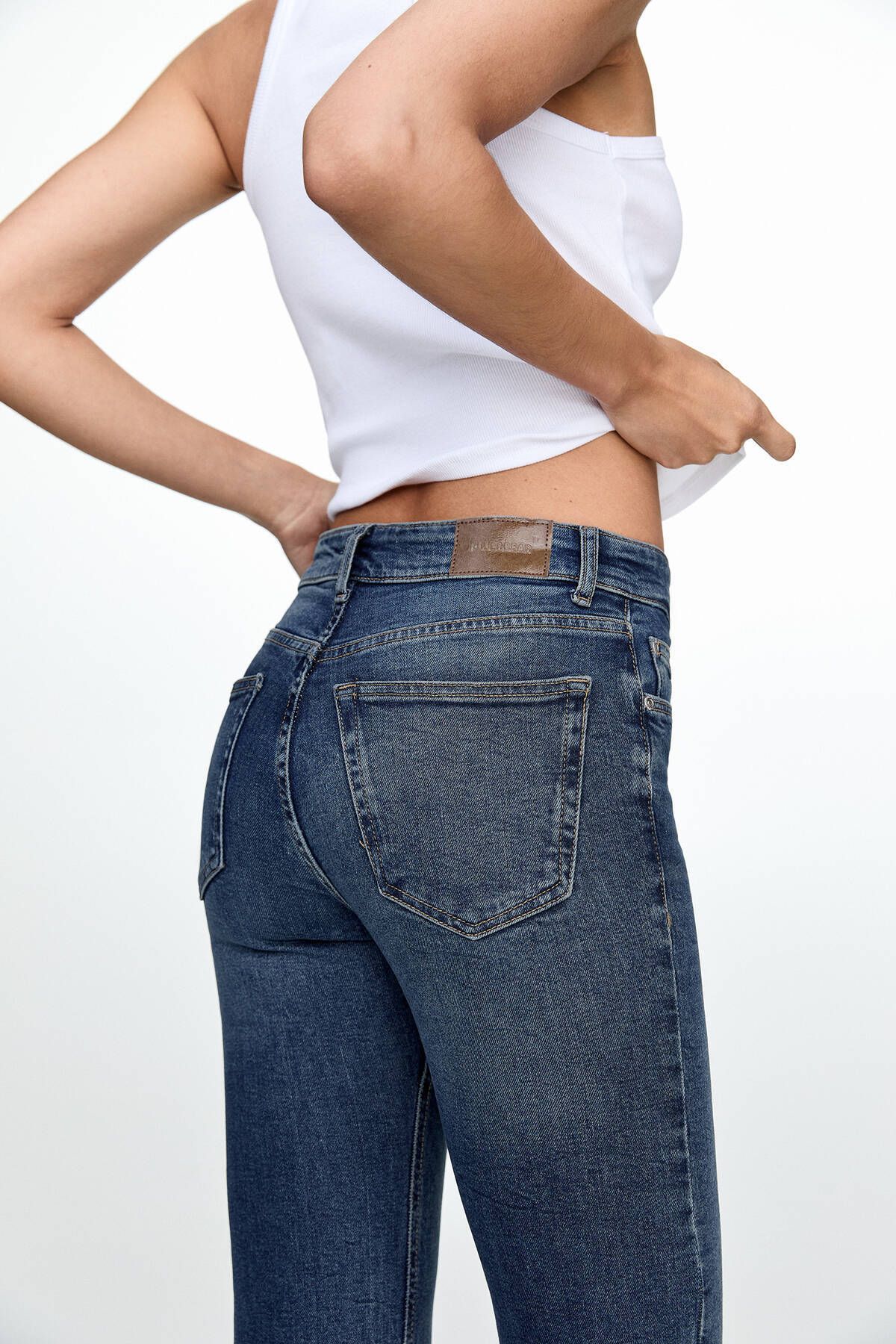 Pull & Bear-Spanish Leg High Waist Skinny Jeans 5