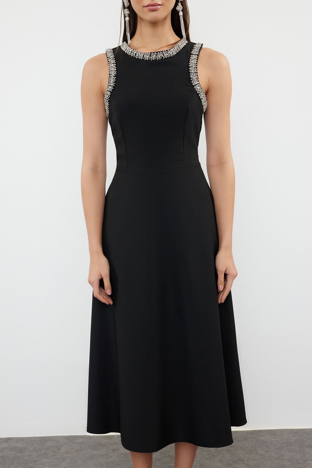 Trendyol Collection-Schwarzes A-Cut-Kleid mit Stein-Accessoires - TPRSS24EL00178 3