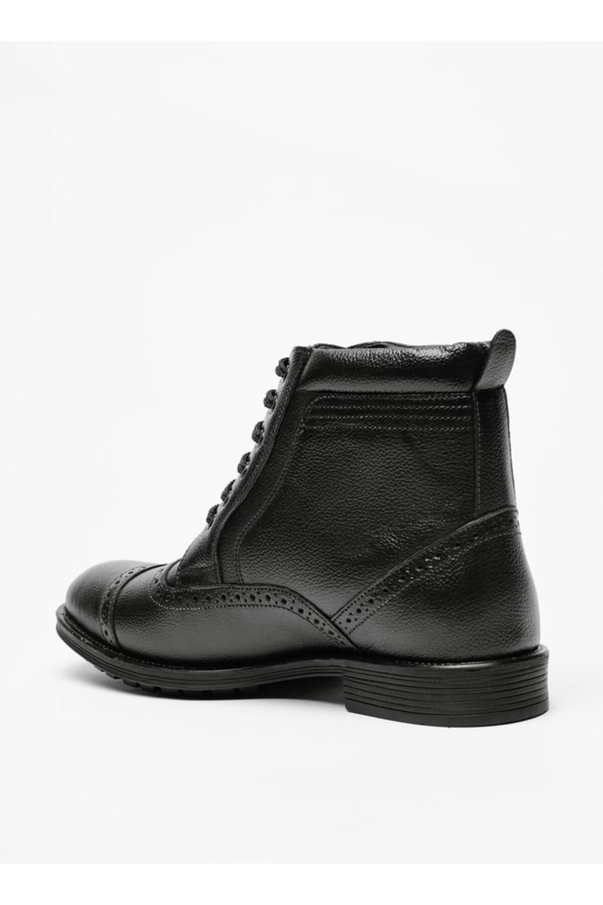 LBL by Shoexpress-Solid Chukka Boots with Lace-Up Closure 2