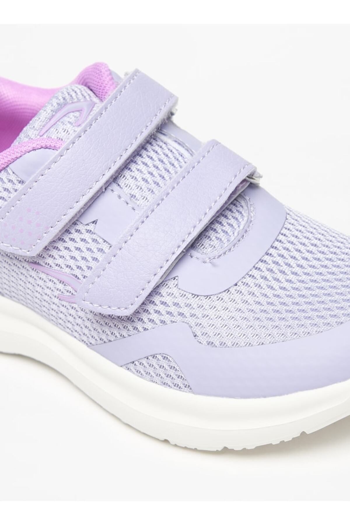 Dash-Mesh Textured Sports Shoes with Hook and Loop Closure 5