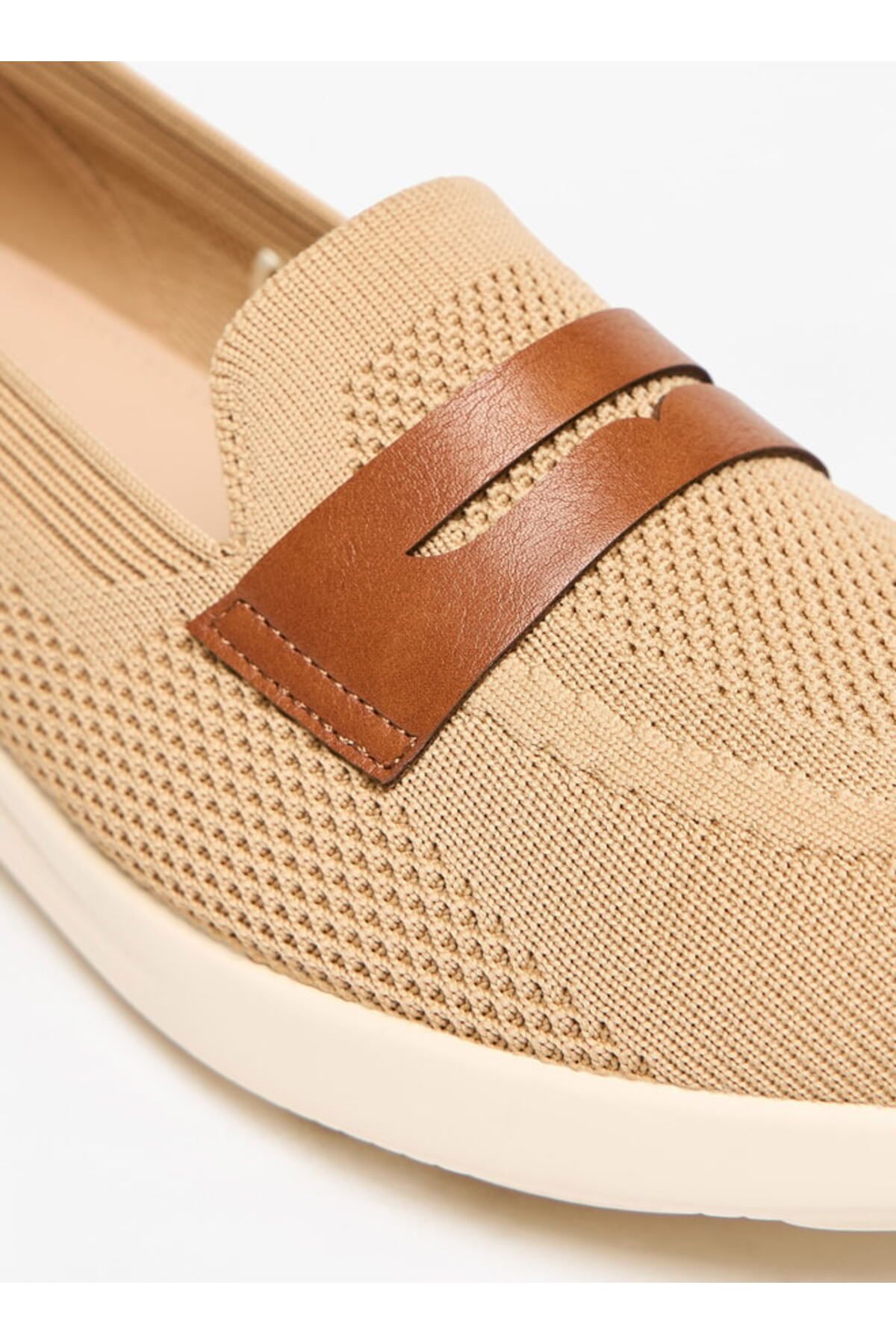 Flora Bella by Shoexpress-Mesh Textured Slip-On Shoes with Pull Tabs 5