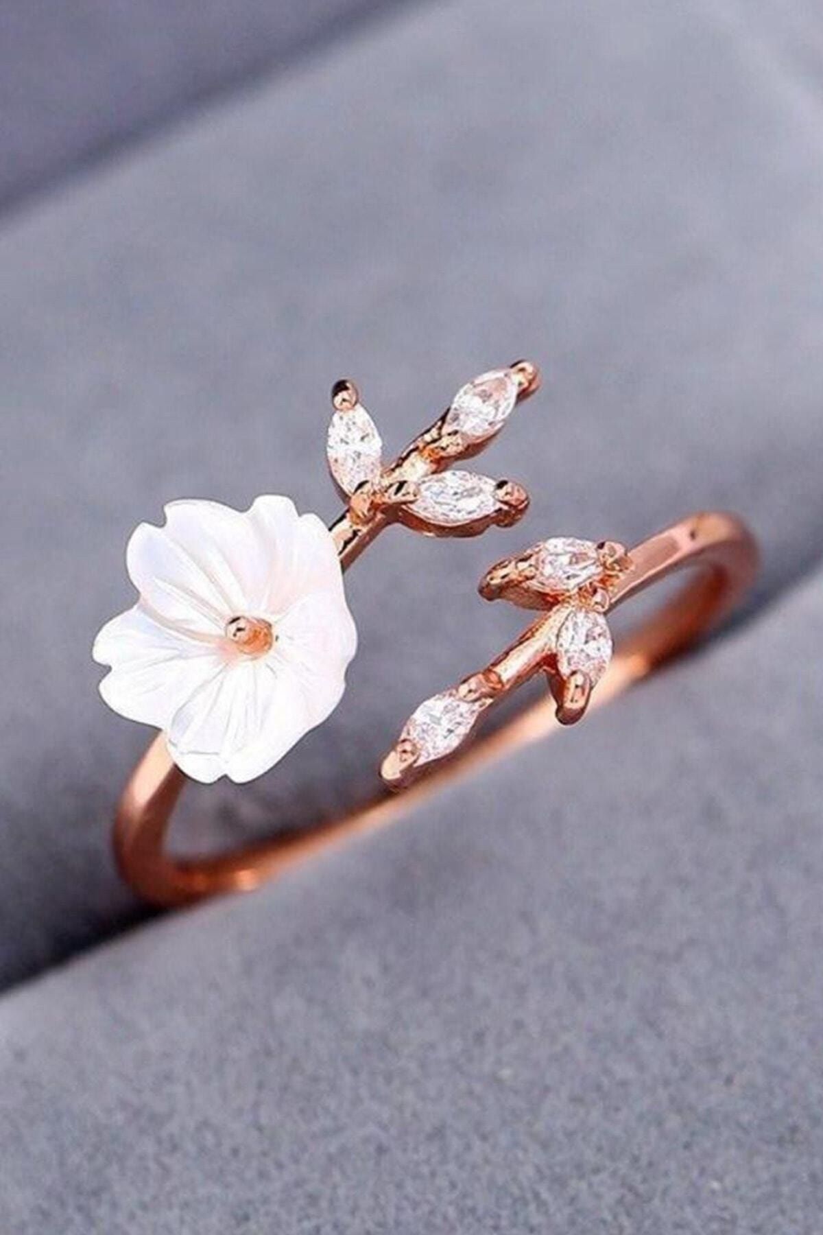 Kadın Beyaz Manolya Çiçeği 14k Rose Altın Kaplama Yüzük