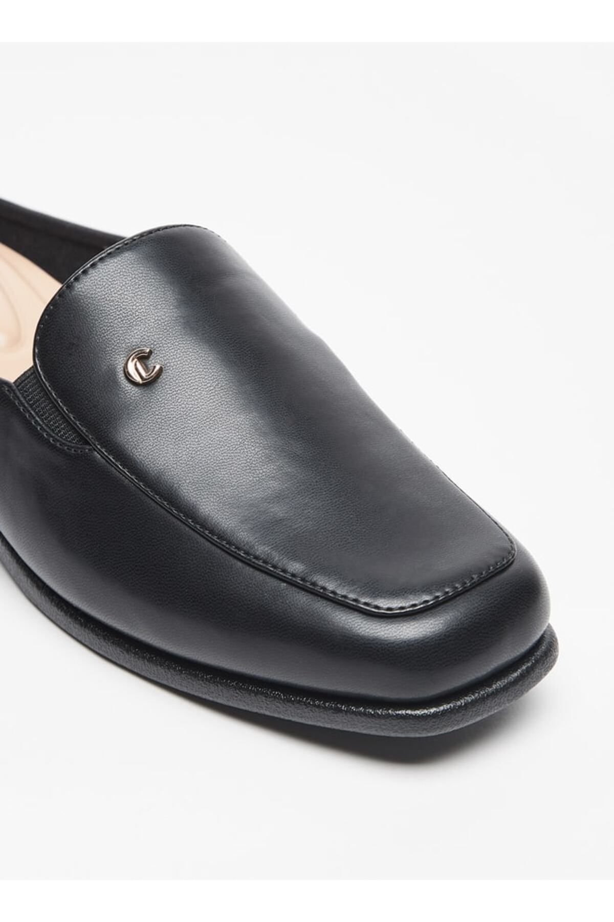 Le Confort-حذاء مفتوح سهل الارتداء بكعب سميك 5