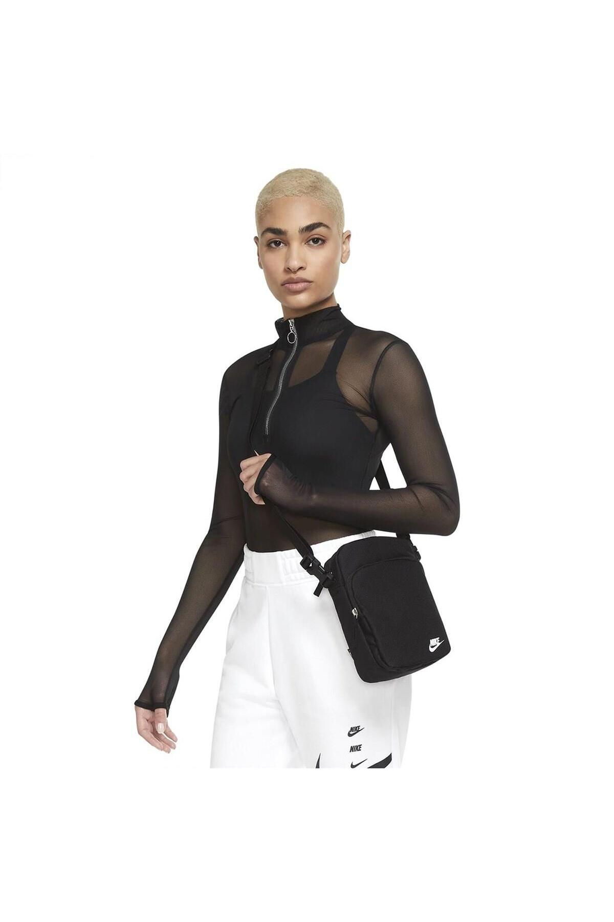 نایکی کیف رودوشی هریتیج مدل Db0456-010 (4 لیتر)