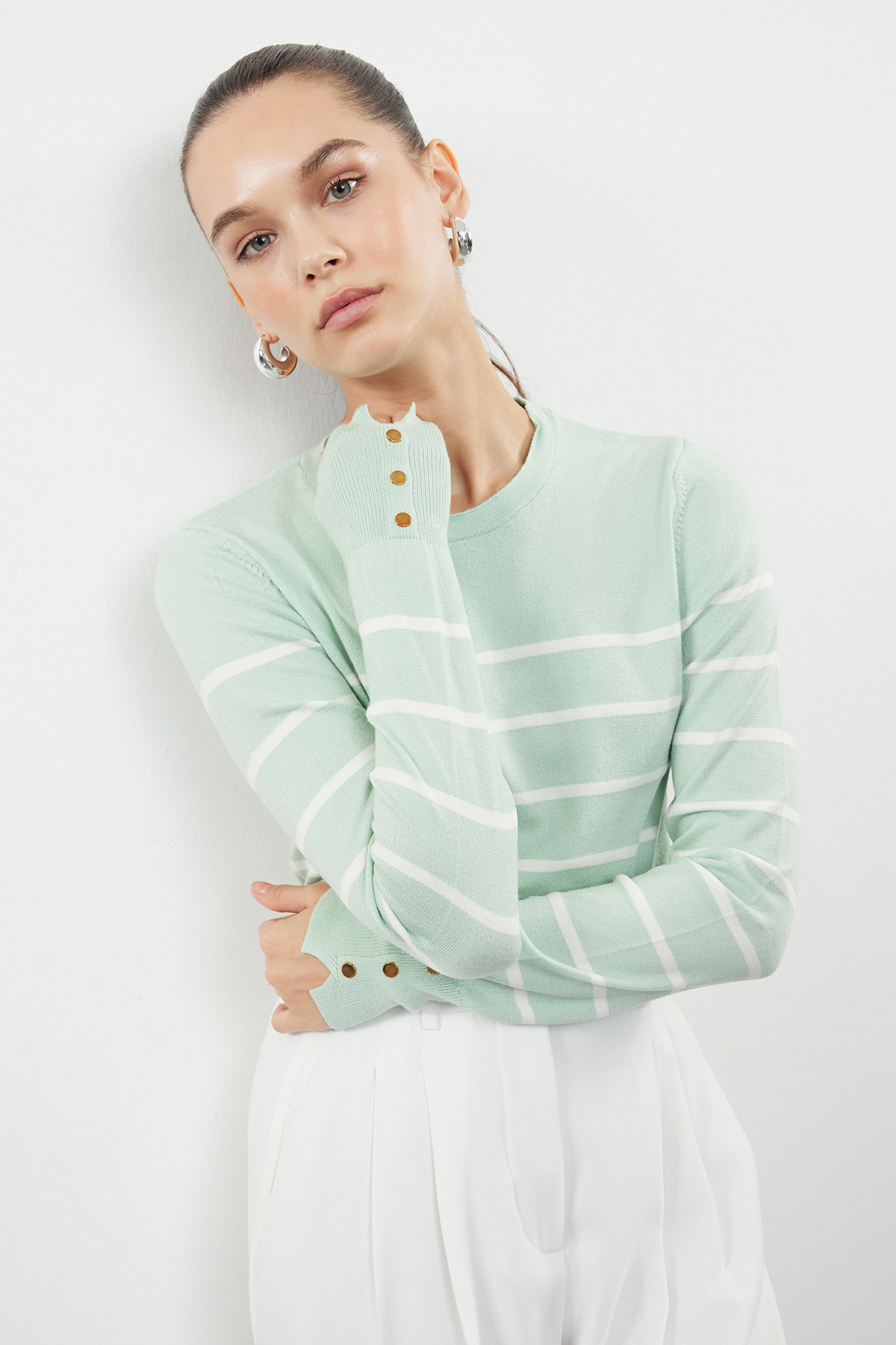Trendyol Collection Sweter w paski z włóczki merceryzowanej w kolorze miętowym / specjalnej włóczki TWOAW23KZ01693