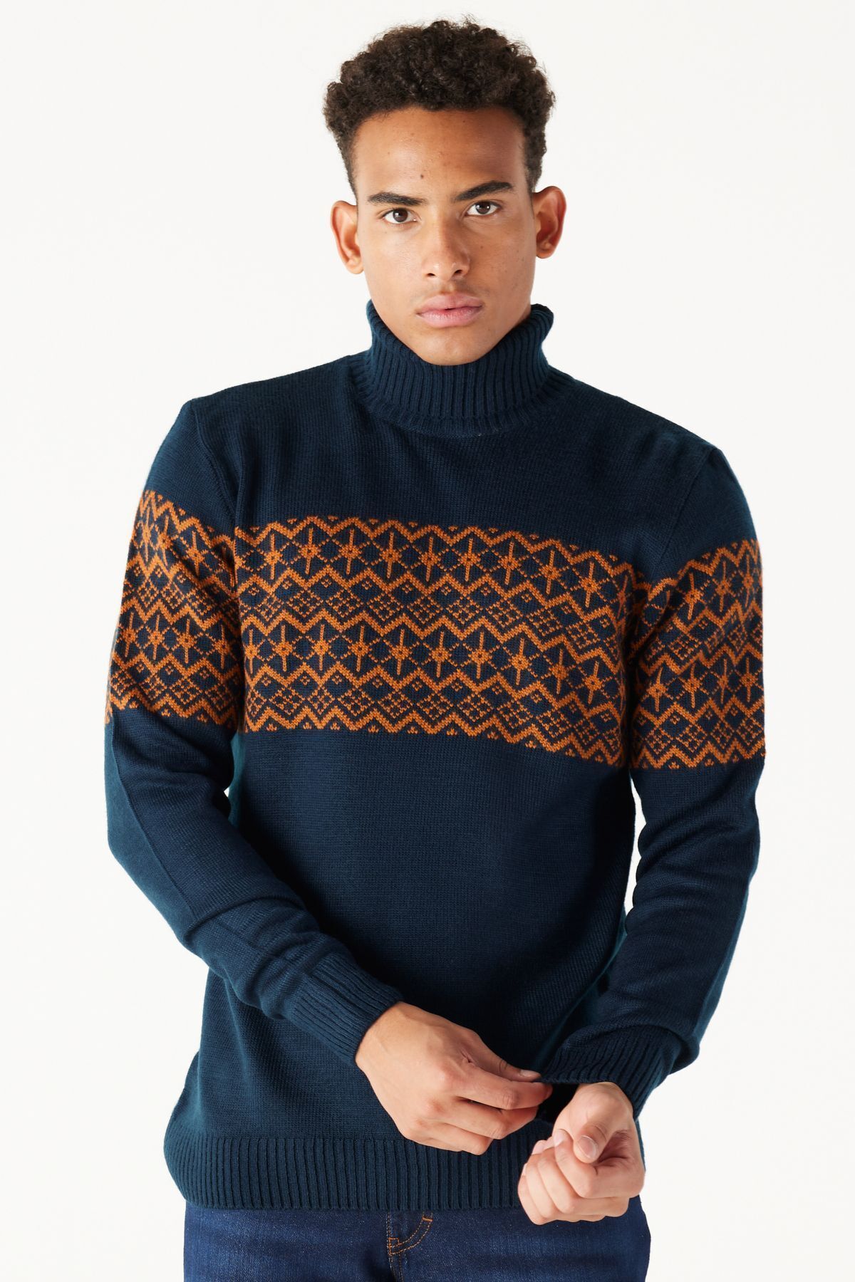 AC&Co / Altınyıldız Classics Marineblauer Ziegelstein-strickpullover Mit Standard-passform Und Regulärem Schnitt Mit Rollkragen Und Zickzackmuster für