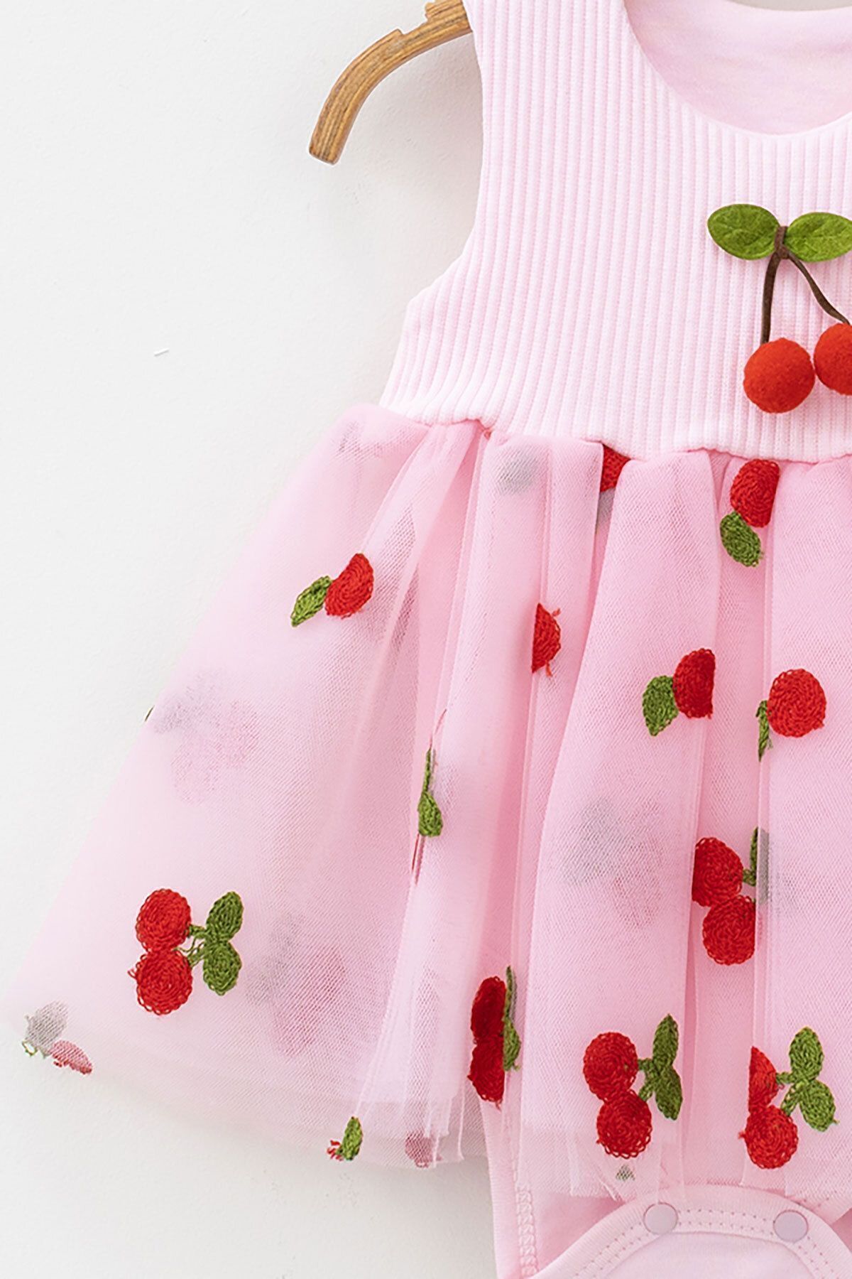 Beniizle Kiraz Detaylı Tüllü Çıtçıtlı Zıbın Elbise (%100 Pamuk) fotoğrafı 3 (önizleme)