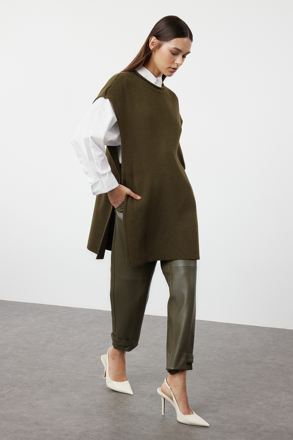 Trendyol Modest Damen Khaki Farbener Strickpullover – Accessoire Zum Binden An Der Seite, Thessaloniki Knit Für - Extra Groß