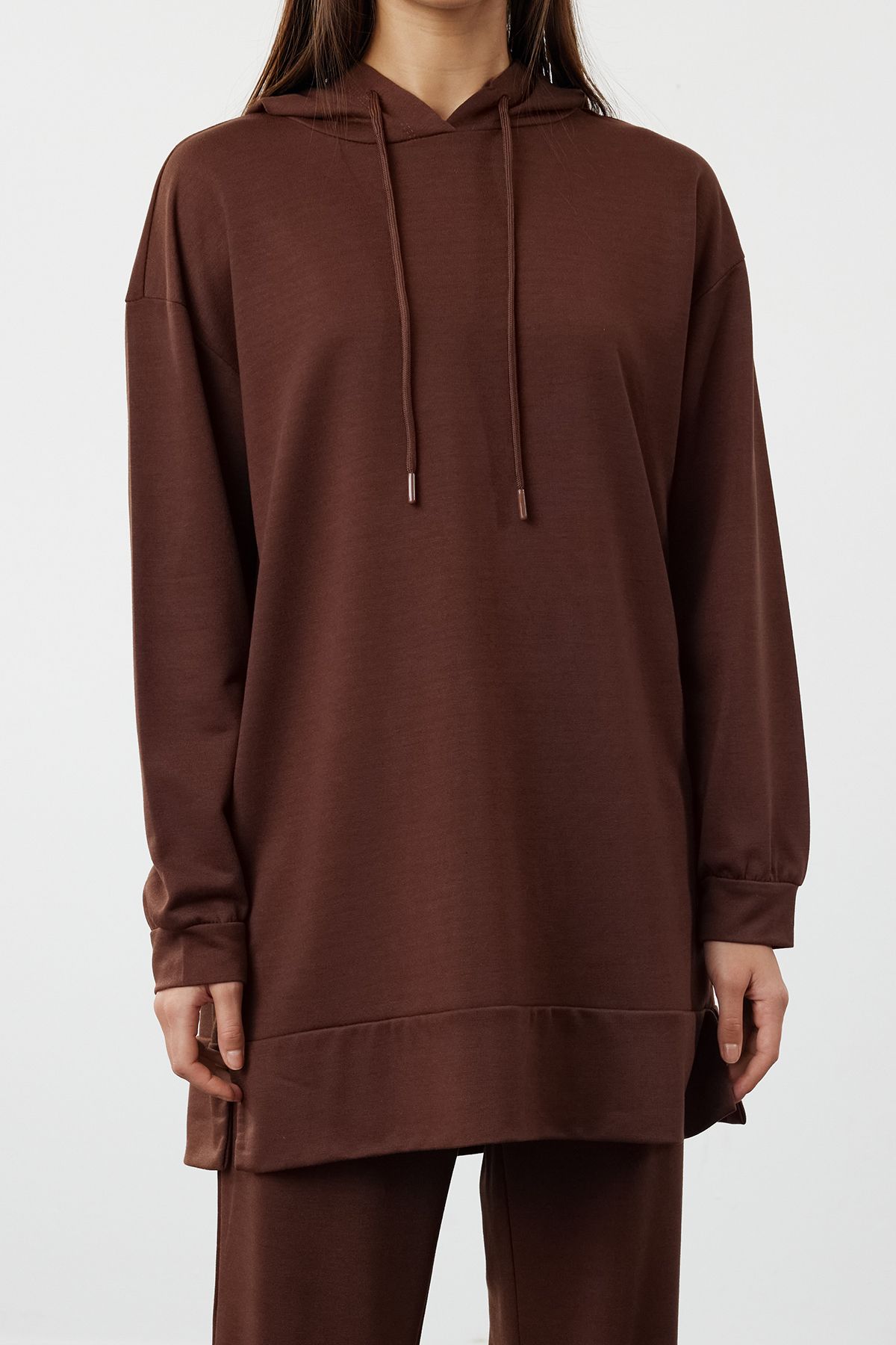 Trendyol Modest-Übergroßes, braunes Strick-Trainingsanzug-Set mit Kapuze TCTAW22EN0005 3
