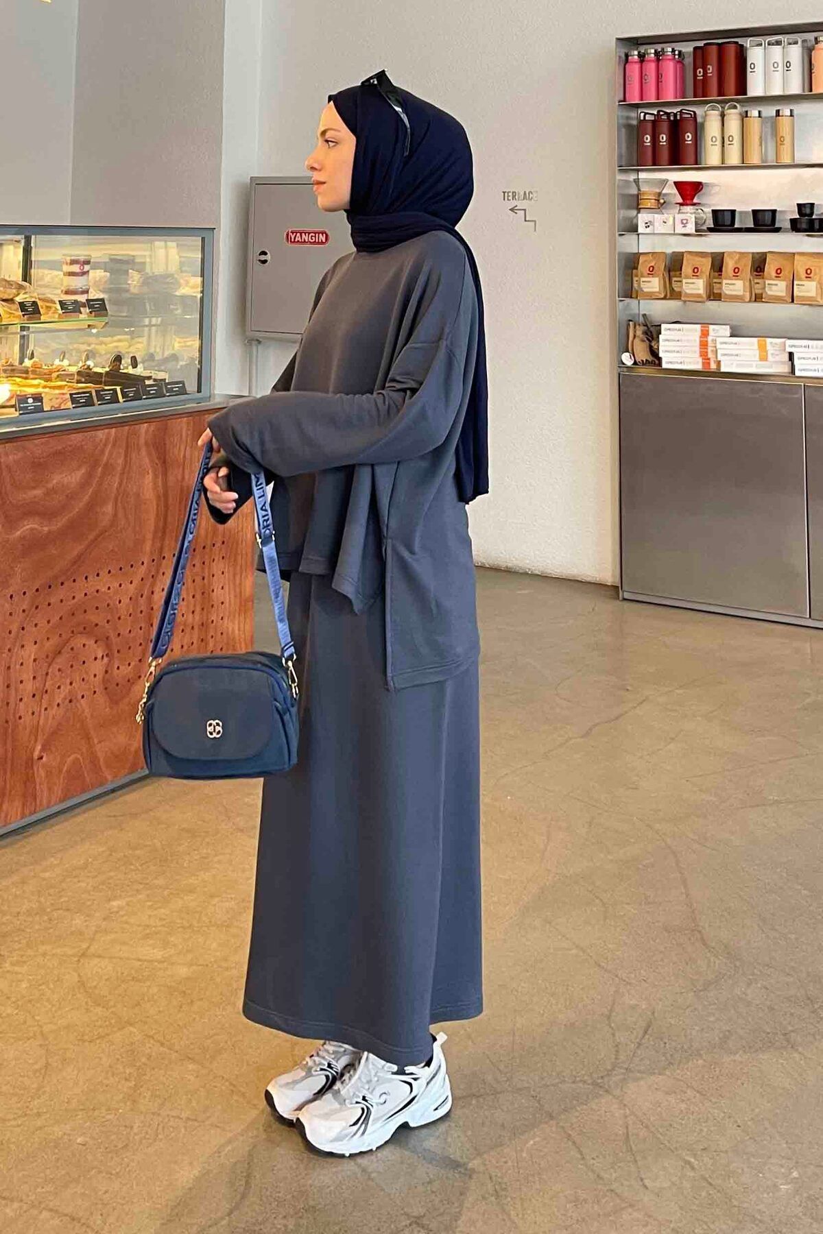 Kristal Etekli Takım Antrasit