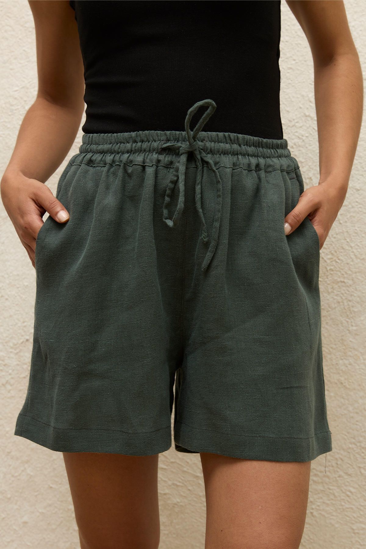 Manuka-Green Linen Comfortable Shorts 6
