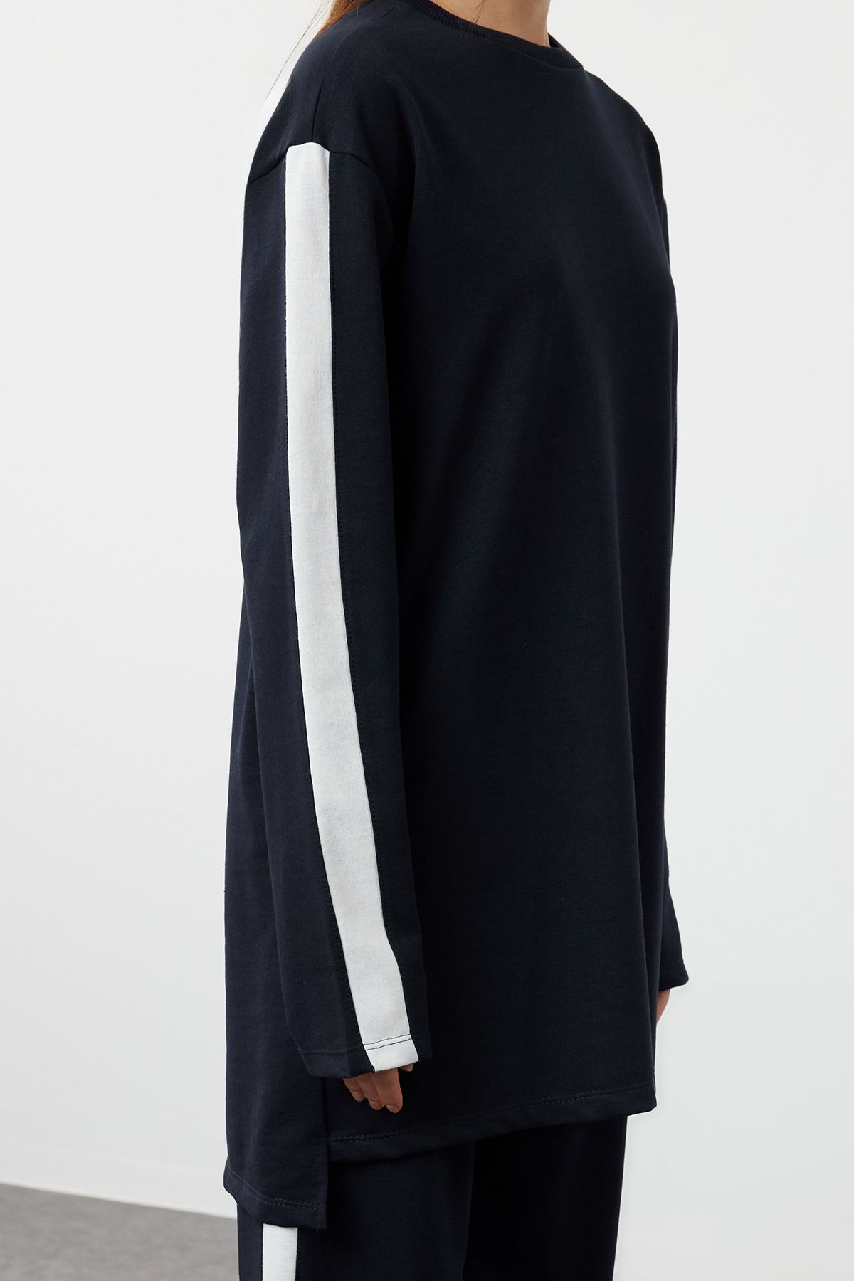 Trendyol Modest-Black Knitted Tracksuit Set with Side Slits - TCTSS22EN0007 with Stripe Detail 3