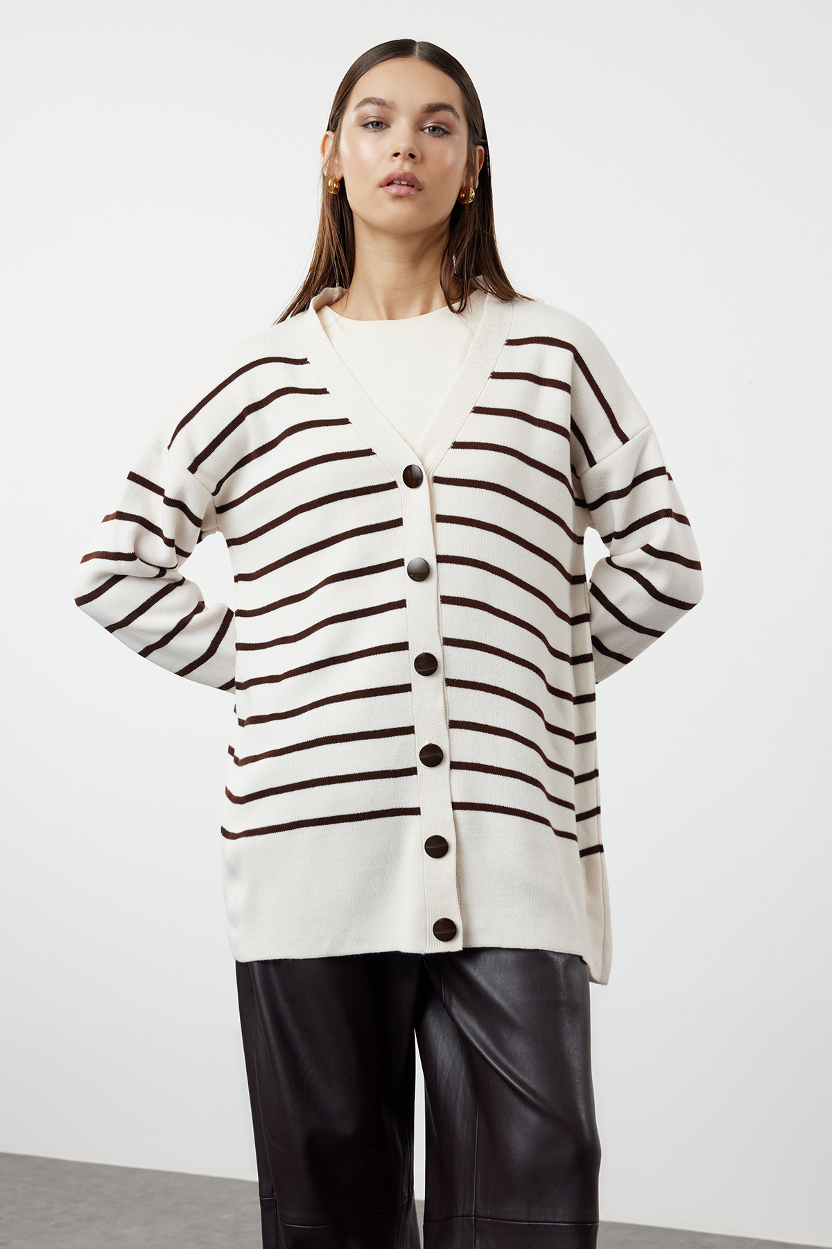 Trendyol Modest-Πέτρινη ριγέ καφέ πλεκτή ζακέτα - TCTAW24TH00012 1