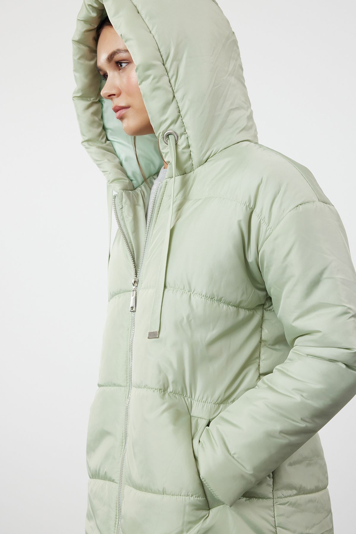 Trendyol Collection-Mintfarbener, wasserabweisender Puffmantel mit Kapuze TWOAW24MO00136 3
