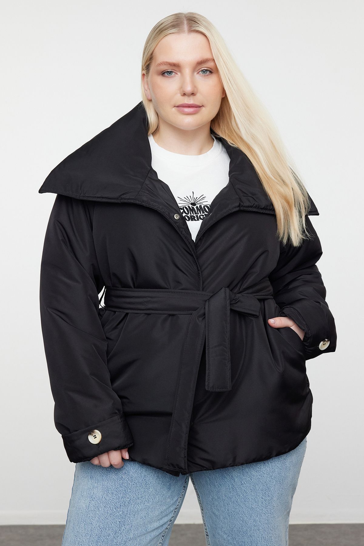 Trendyol Curve-سترة سوداء عادية مع ياقة واسعة وتفاصيل ربطة عنق - TBBAW25AW00006 3