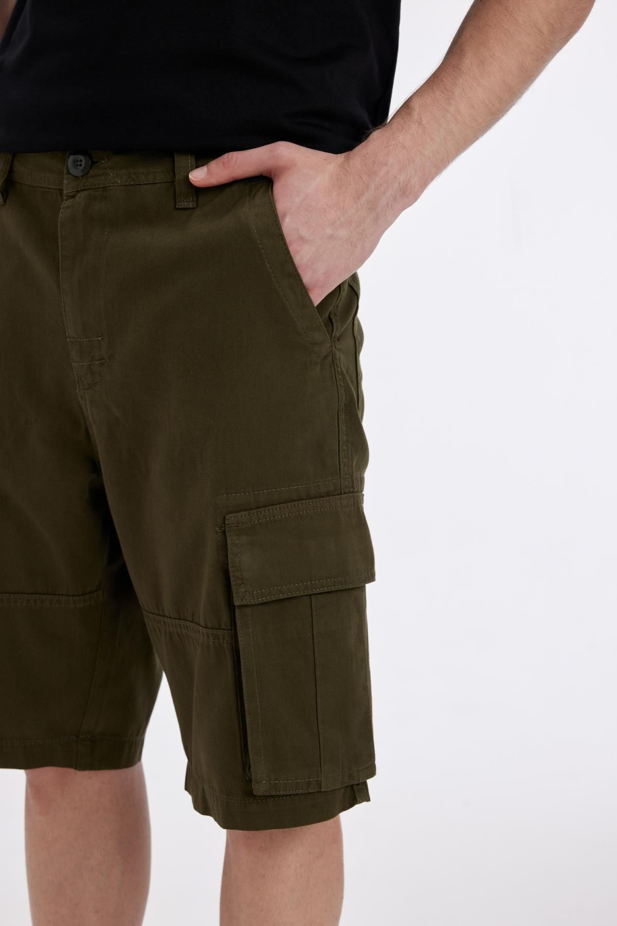 DeFacto-Relax Fit Gabardine Cargo-Bermudashorts mit geradem Bein C5382ax24sm 5